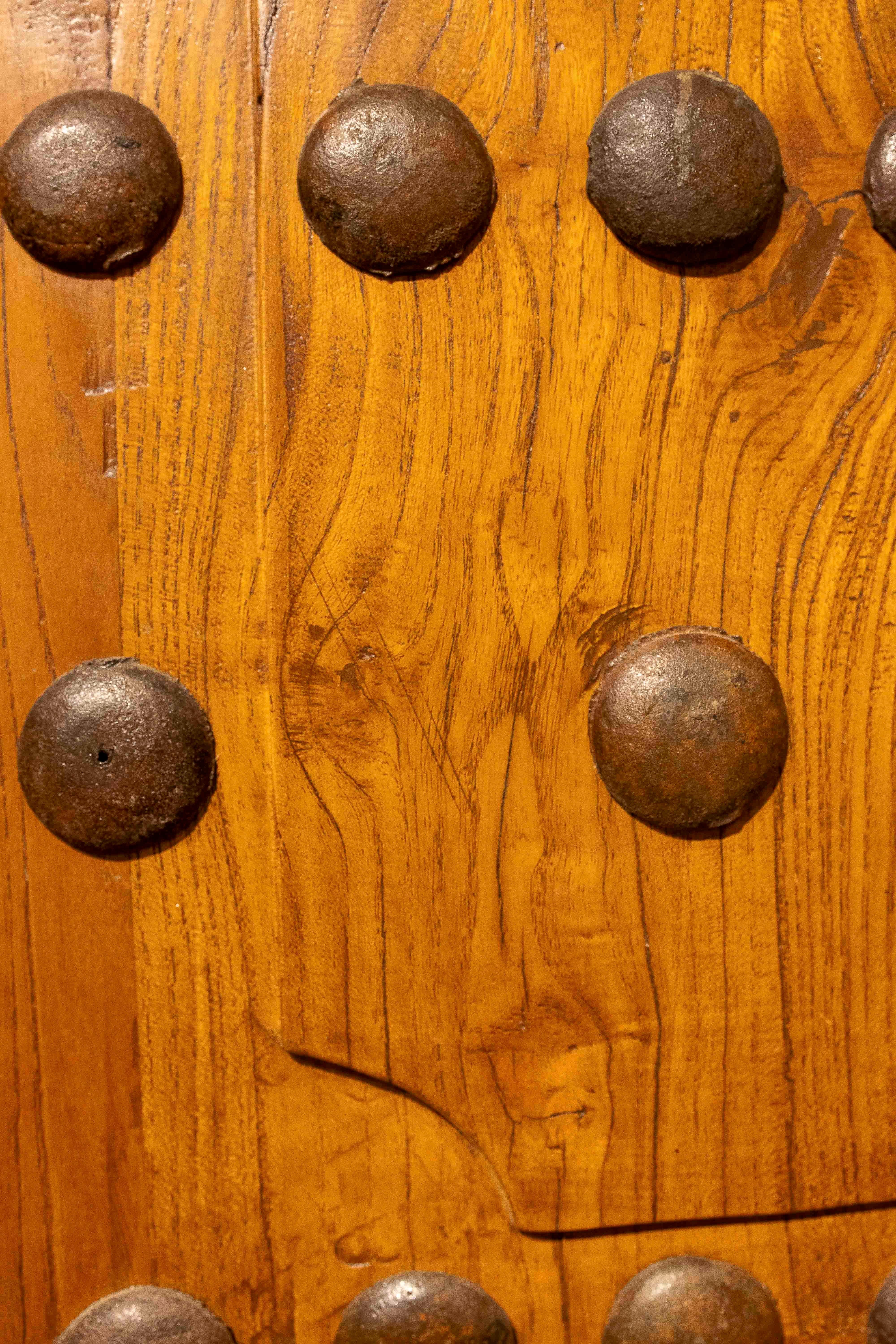 1970s Spanish Elm Wood Doors with Castilian-style Wrought Iron Studs For Sale 8