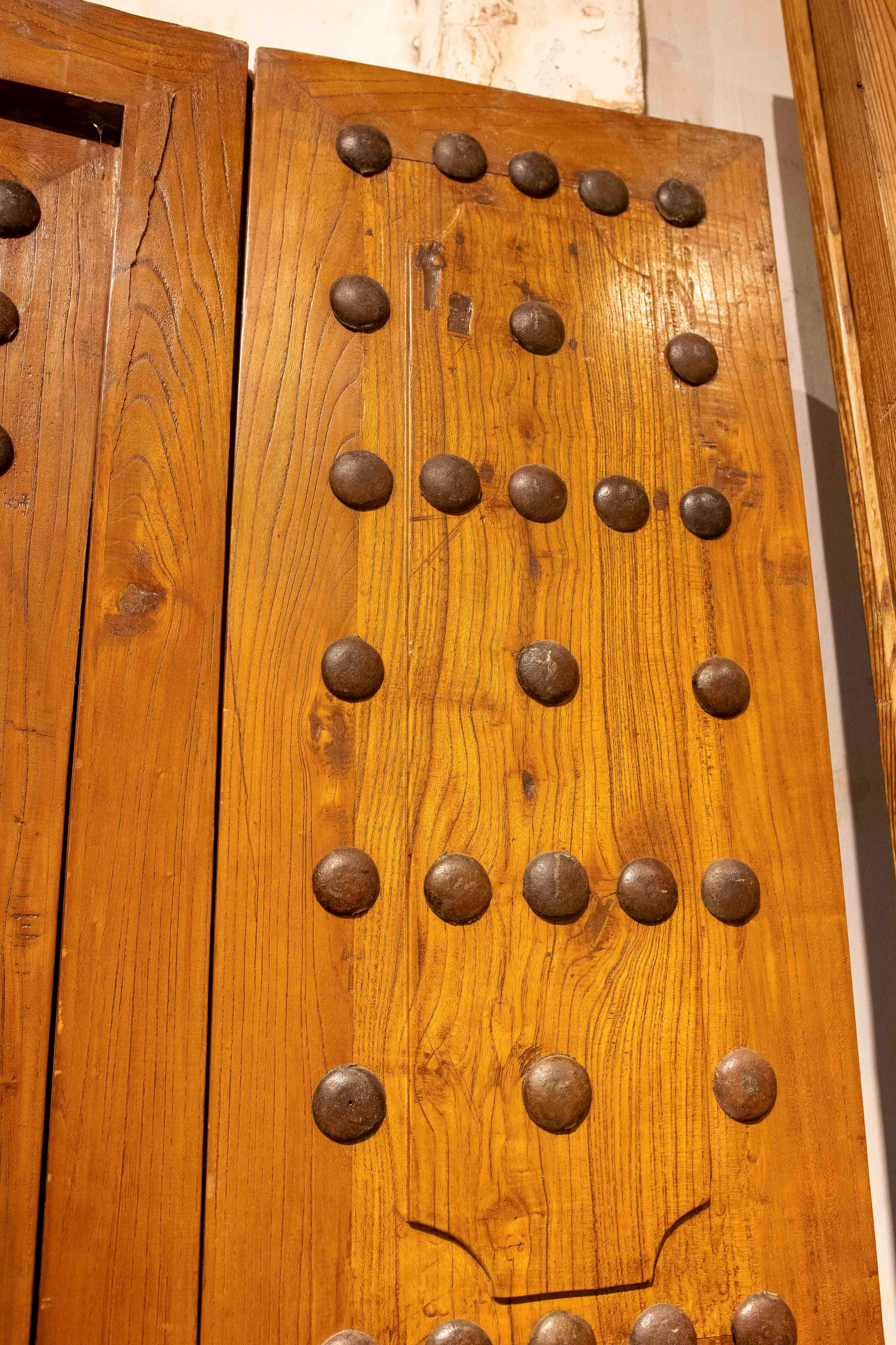 1970s Spanish Elm Wood Doors with Castilian-style Wrought Iron Studs For Sale 4