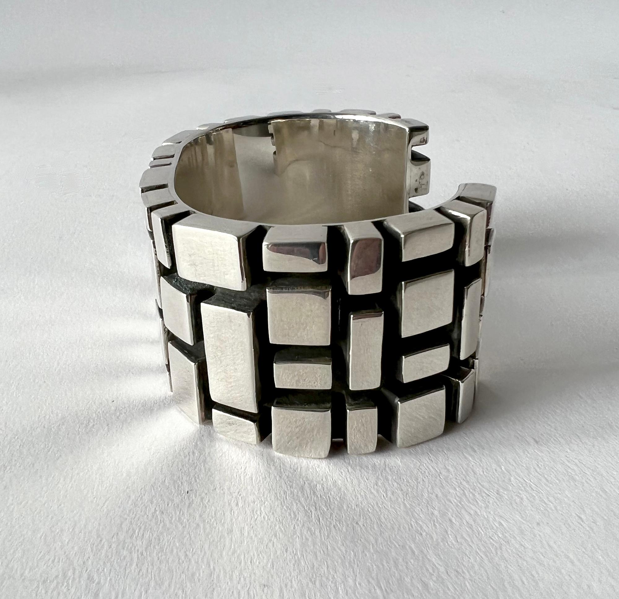 1970s Spanish Geometric Modernist Sterling Silver Gentlemens Cuff Bracelet In Good Condition In Palm Springs, CA