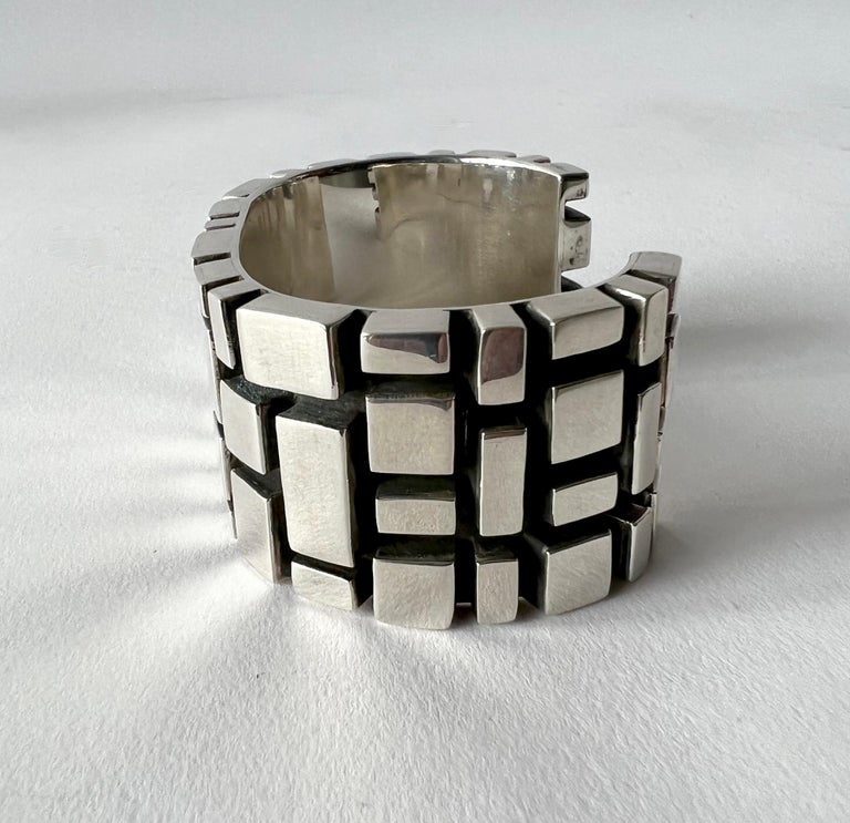 1970s Spanish Geometric Modernist Sterling Silver Gentlemens Cuff Bracelet For Sale 2