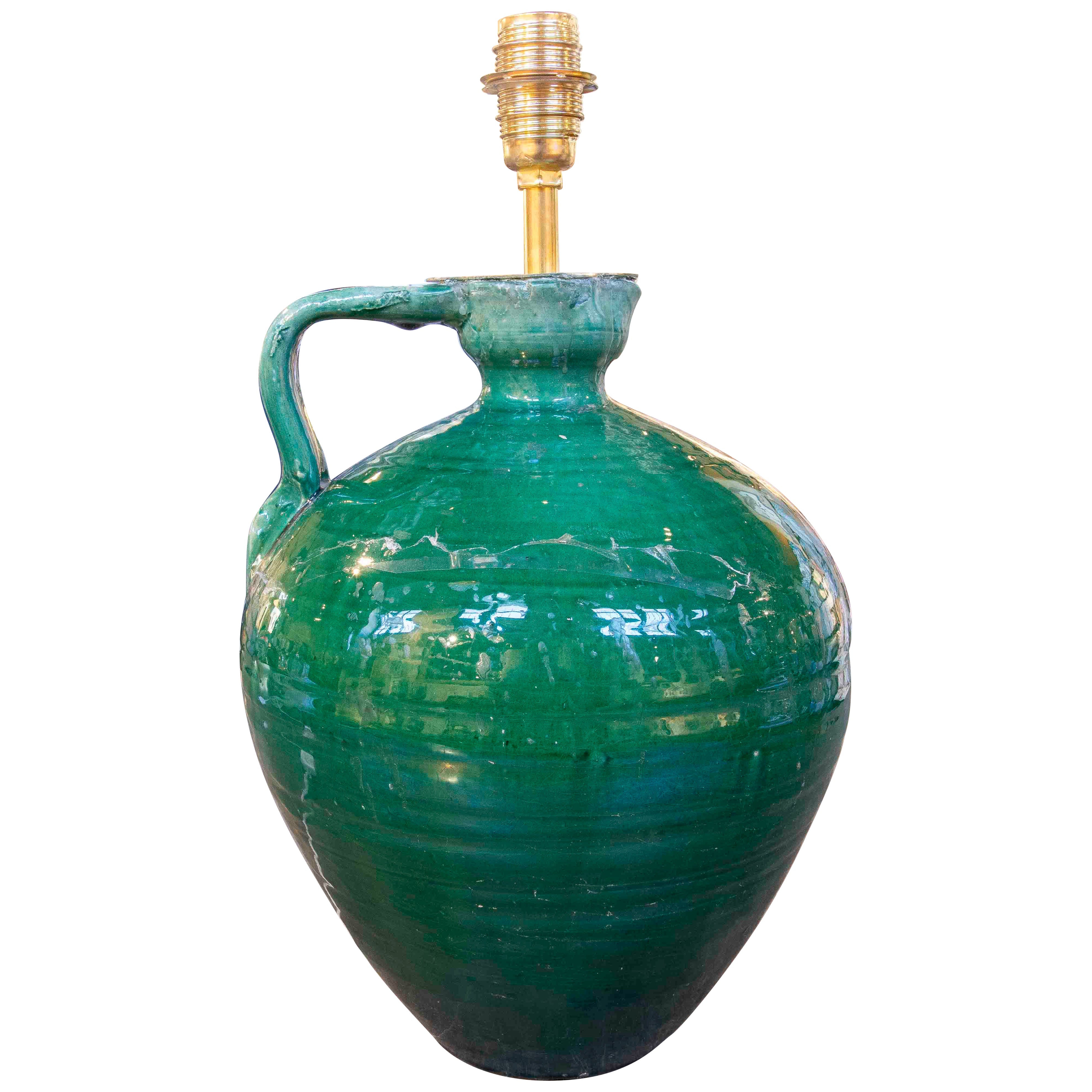 Lámpara de cerámica esmaltada verde española de los años 70 con forma de aceitera