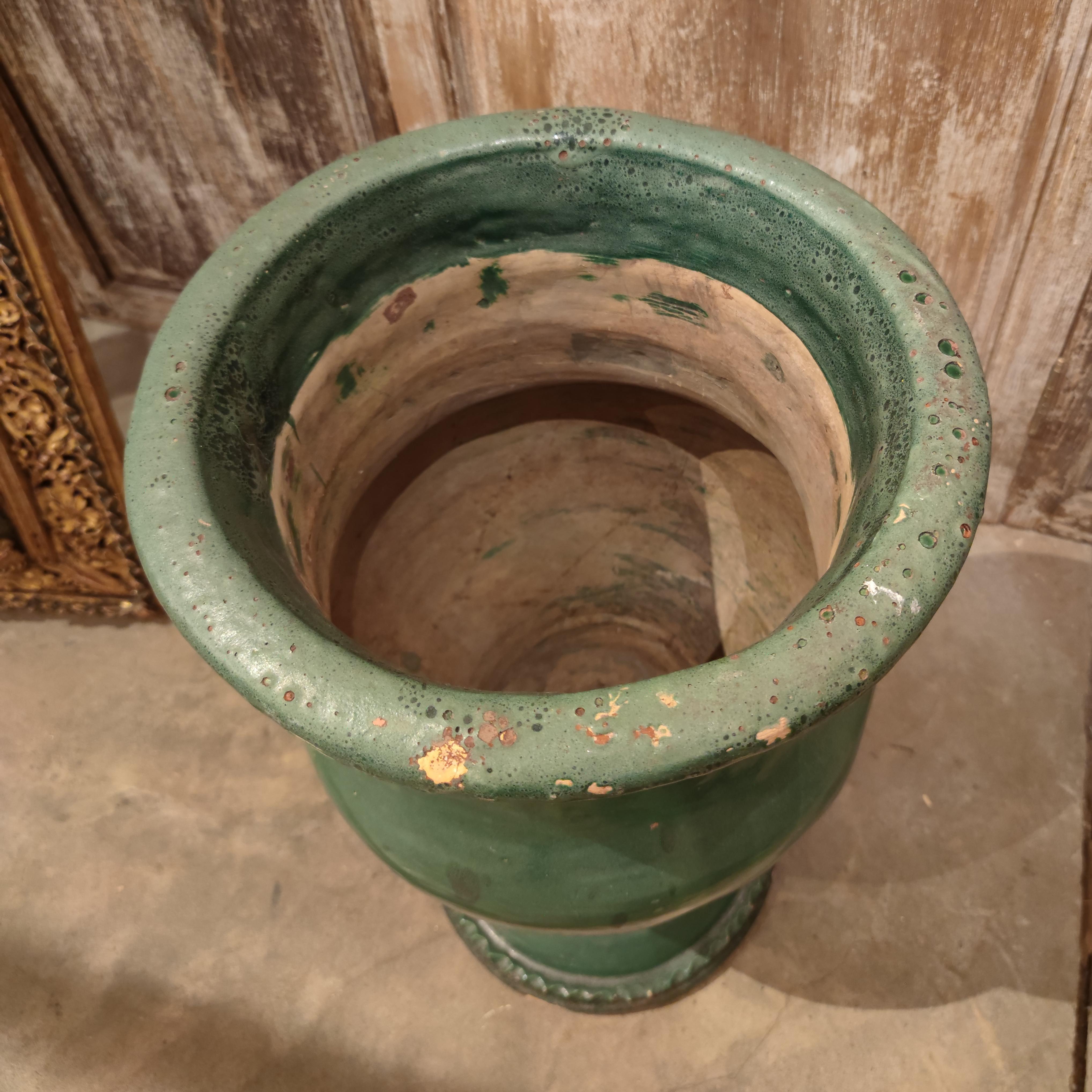 1970s Spanish Green Glazed Ceramic Urn Planter In Good Condition In Marbella, ES