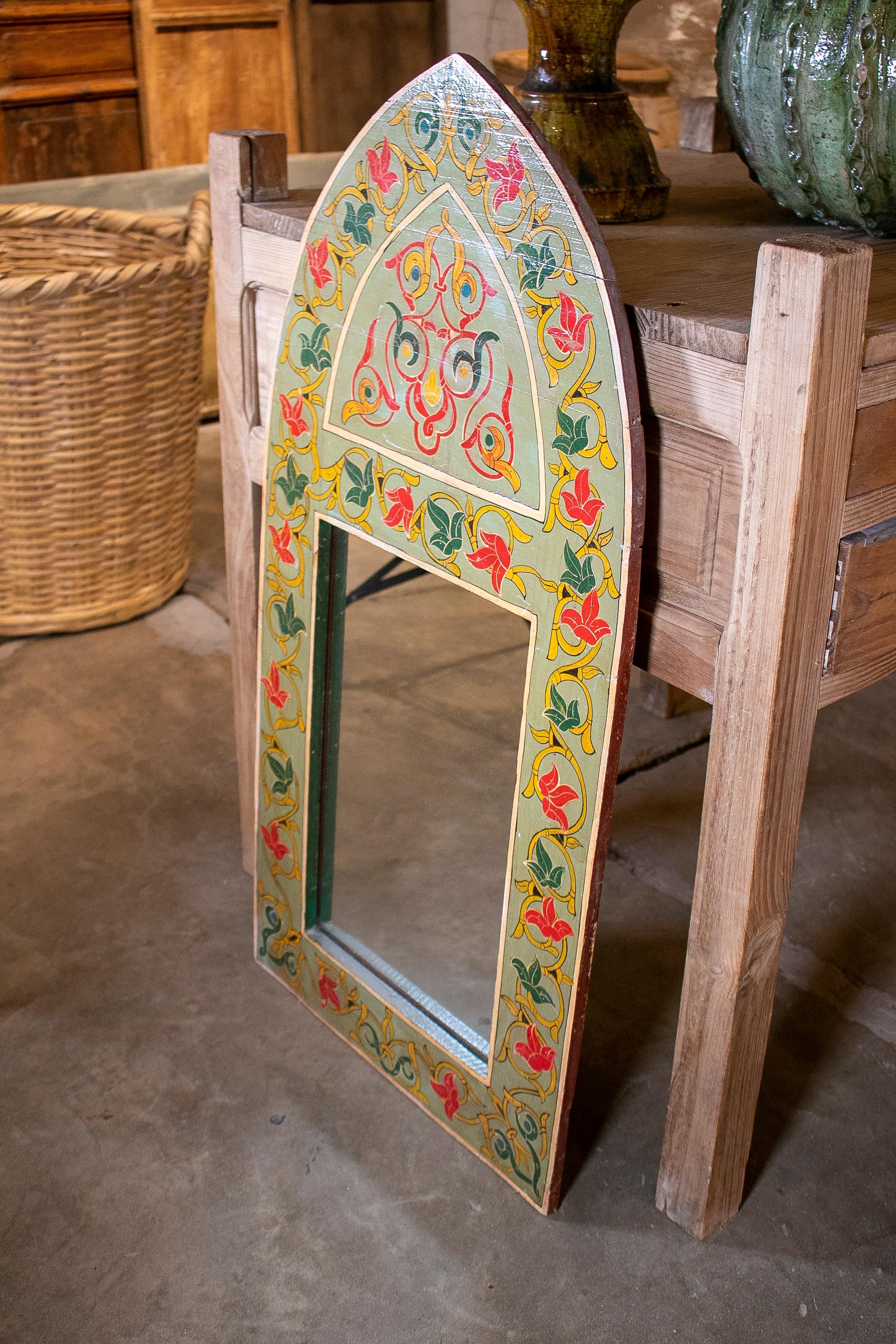 1970s Spanish Hand Painted Wooden Arched Wall Mirror In Good Condition For Sale In Marbella, ES