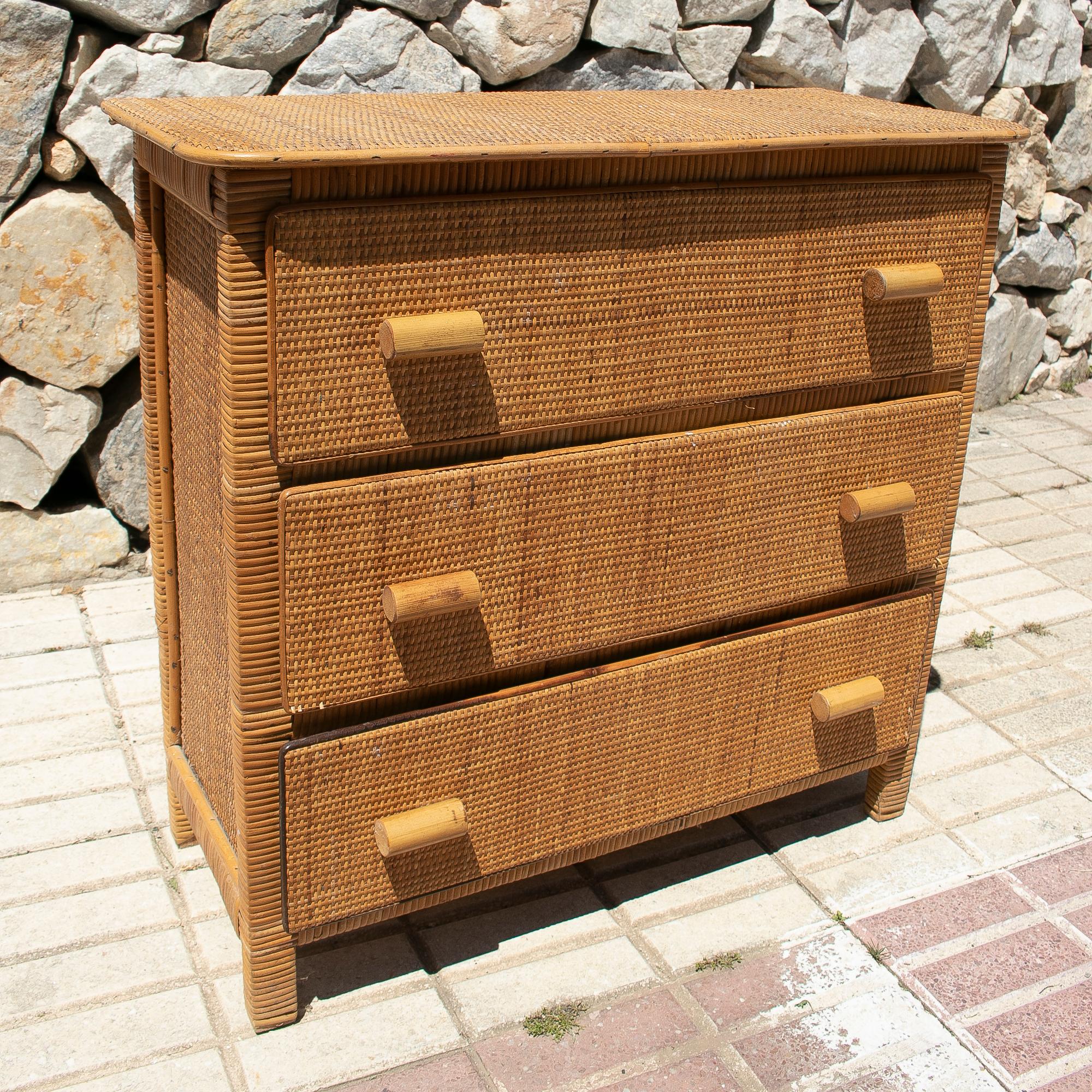 1970s Spanish Hand Woven Lace Wicker 3-Drawer Commode Chest For Sale 2