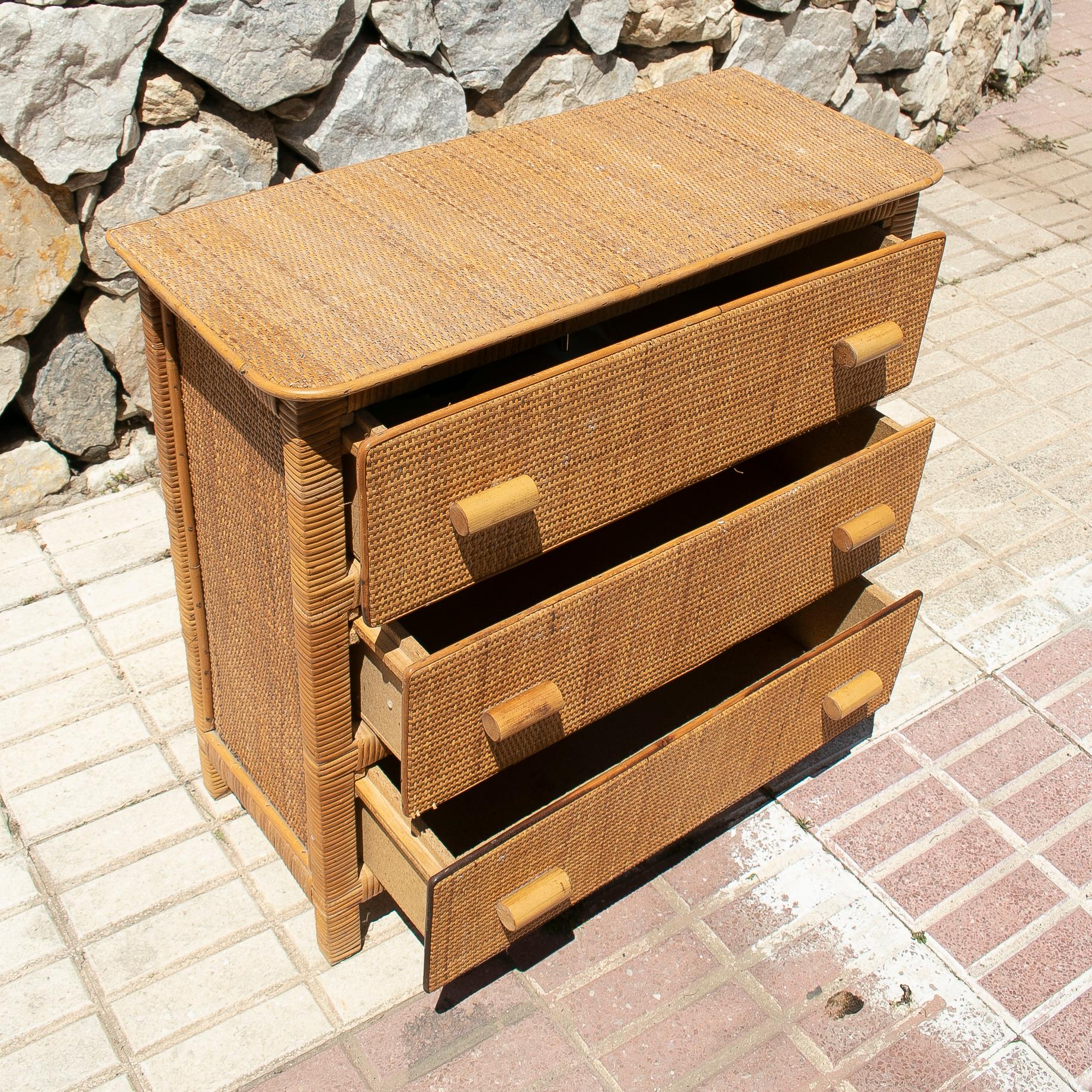 1970s Spanish Hand Woven Lace Wicker 3-Drawer Commode Chest For Sale 3