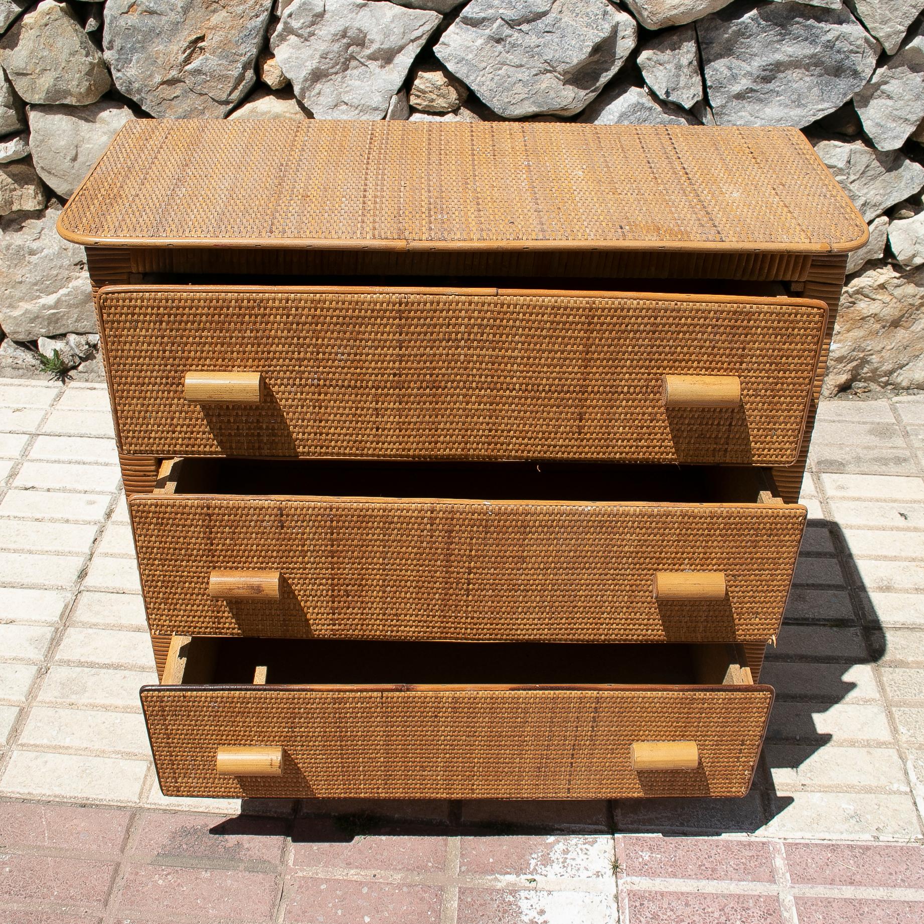 1970s Spanish Hand Woven Lace Wicker 3-Drawer Commode Chest For Sale 4