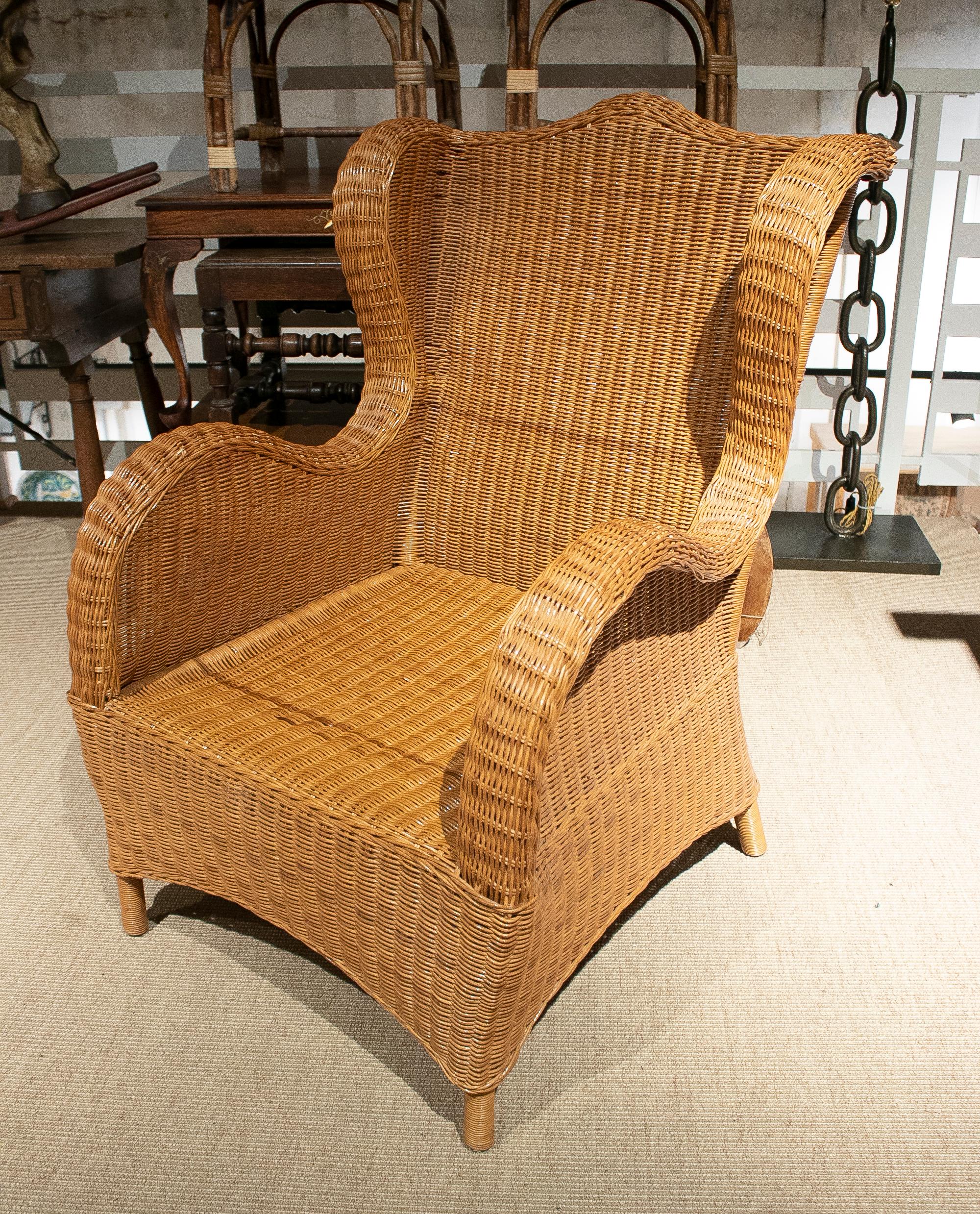 1970s Spanish Hand Woven Wicker Wing Chair In Good Condition In Marbella, ES