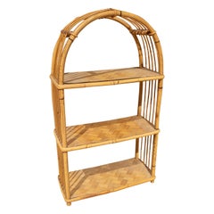 Etagère en bambou et osier faite à la main en Espagne dans les années 1970