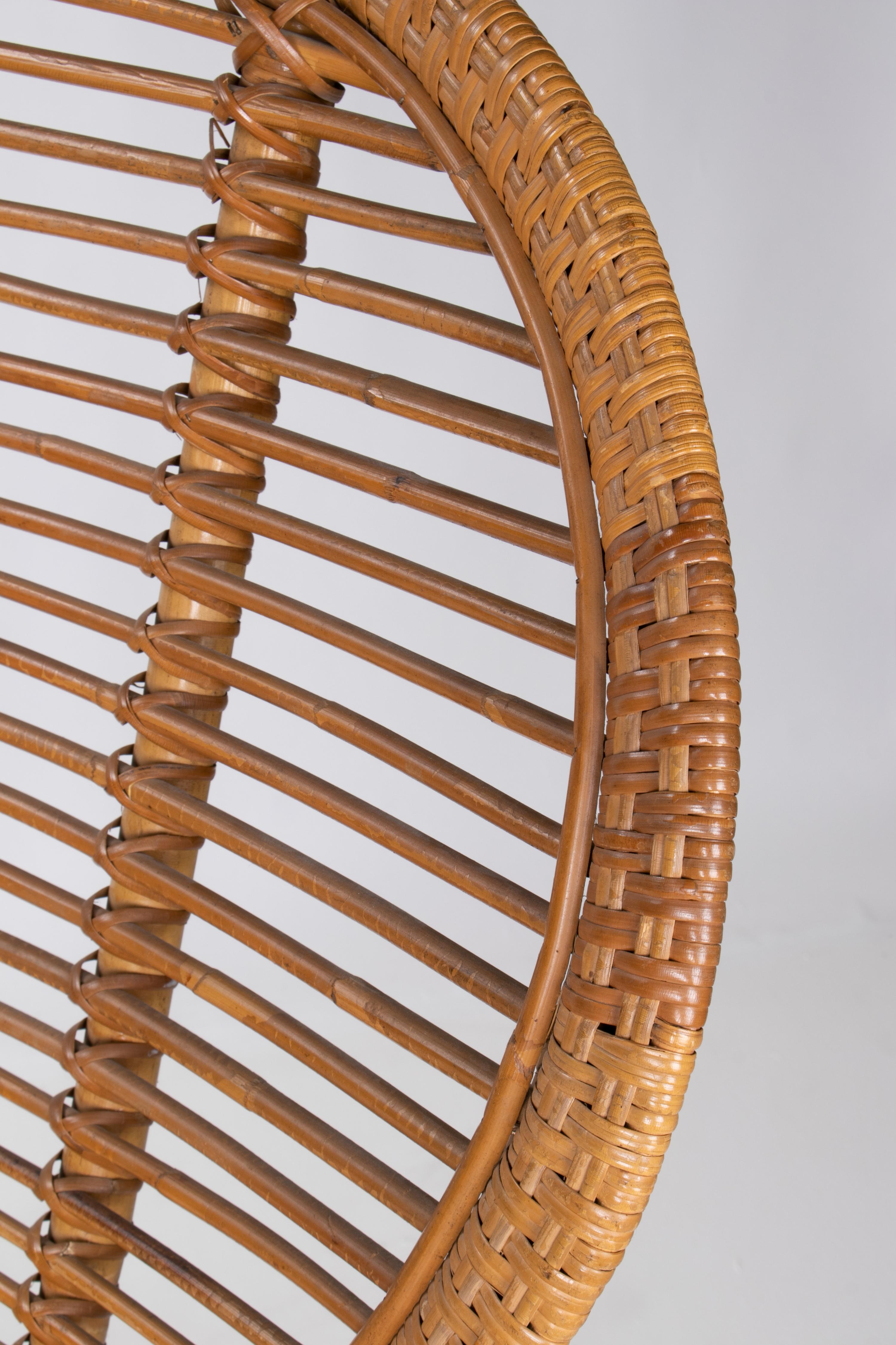 1970s Spanish Handmade Wicker and Bamboo Armchair For Sale 5