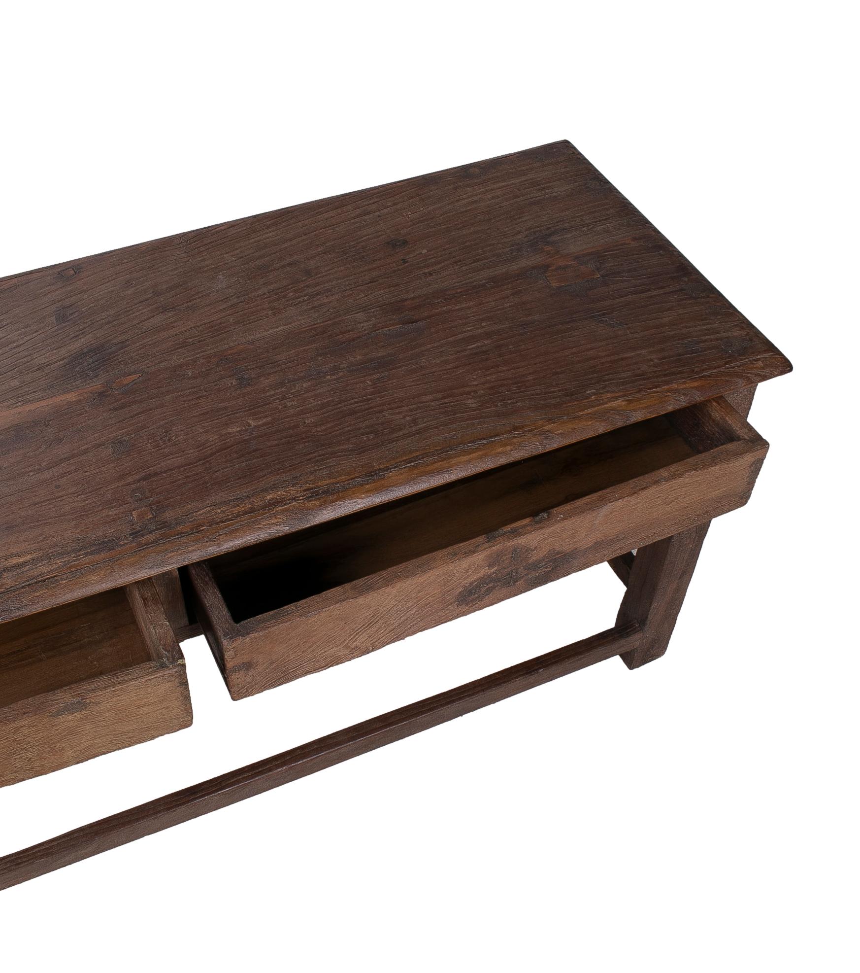 Table industrielle espagnole à 2 tiroirs en bois des années 1970 avec pieds en écailles croisées en vente 3