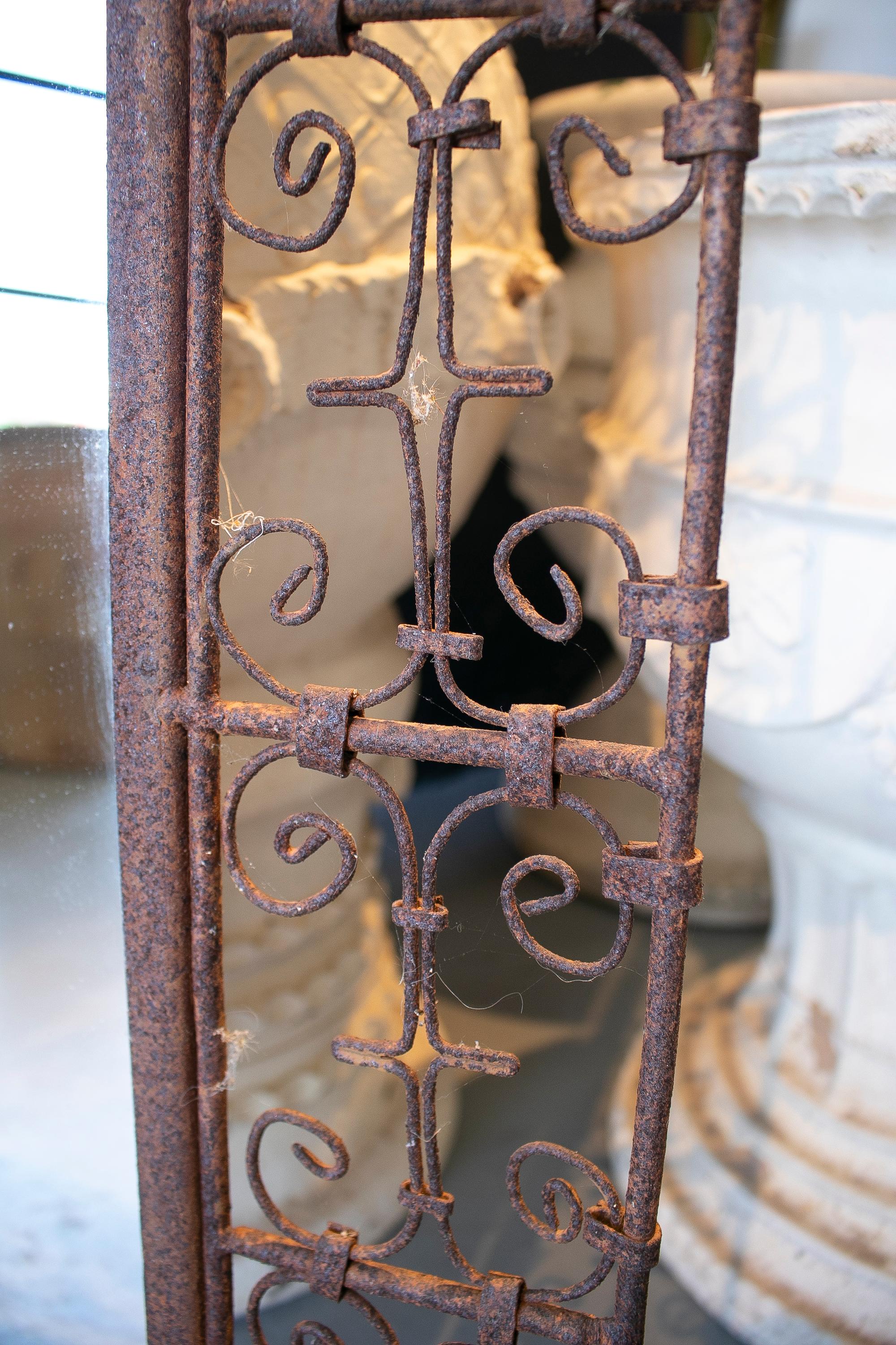 1970s Spanish Iron Wall Mirror In Good Condition For Sale In Marbella, ES