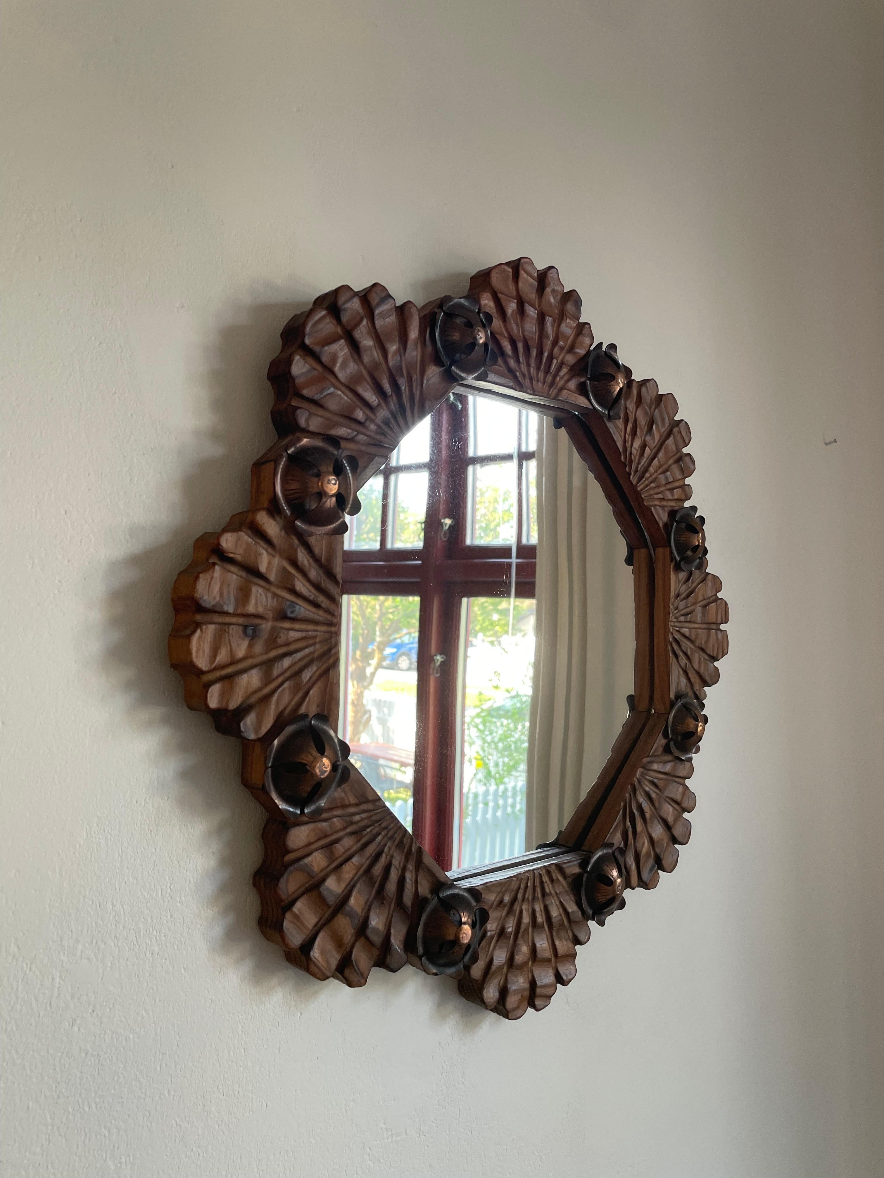 1970s Spanish Modern Brutalist Wooden Wall Mirror with Brass Flowers For Sale 8