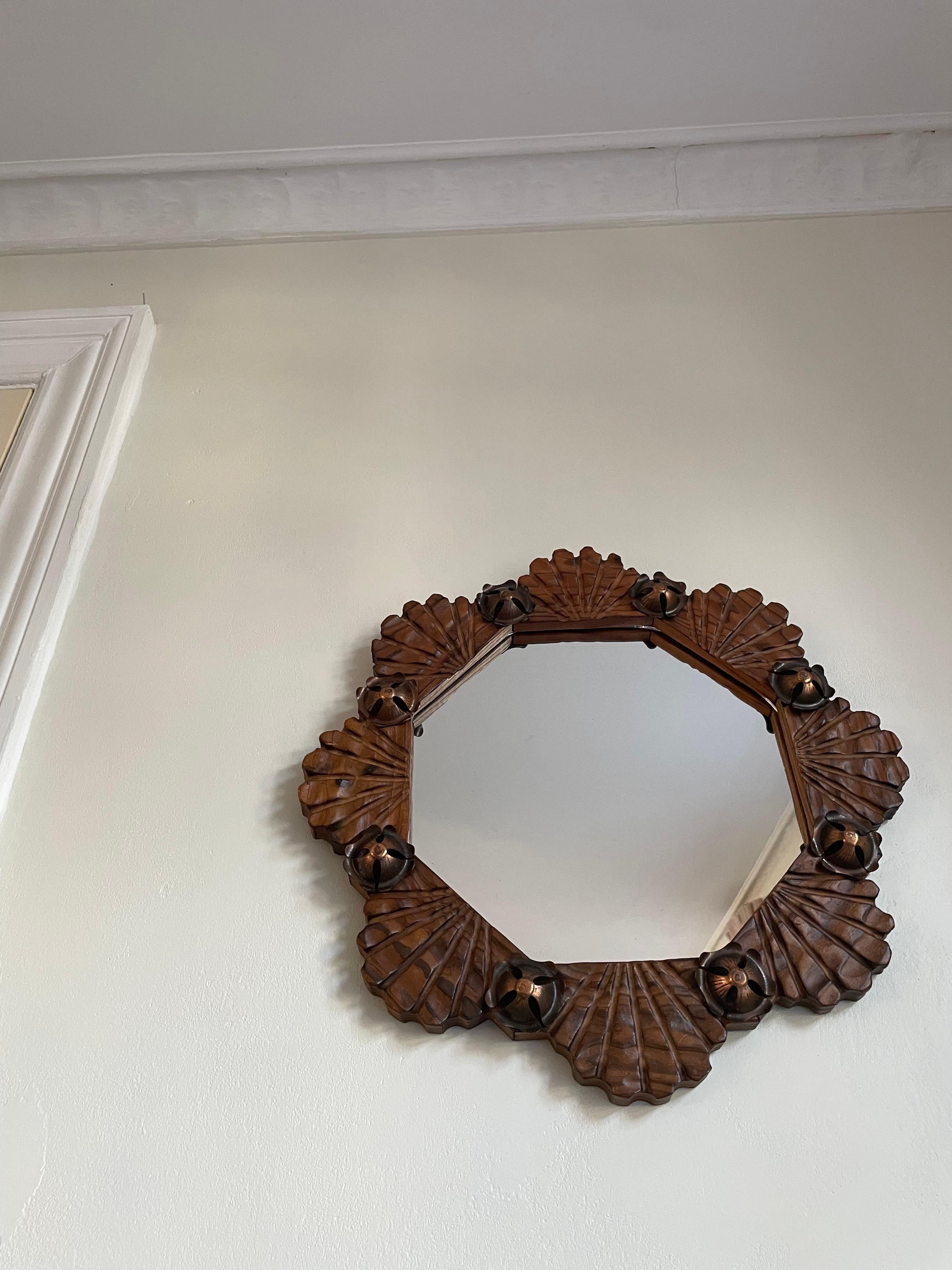 1970s Spanish Modern Brutalist Wooden Wall Mirror with Brass Flowers For Sale 10
