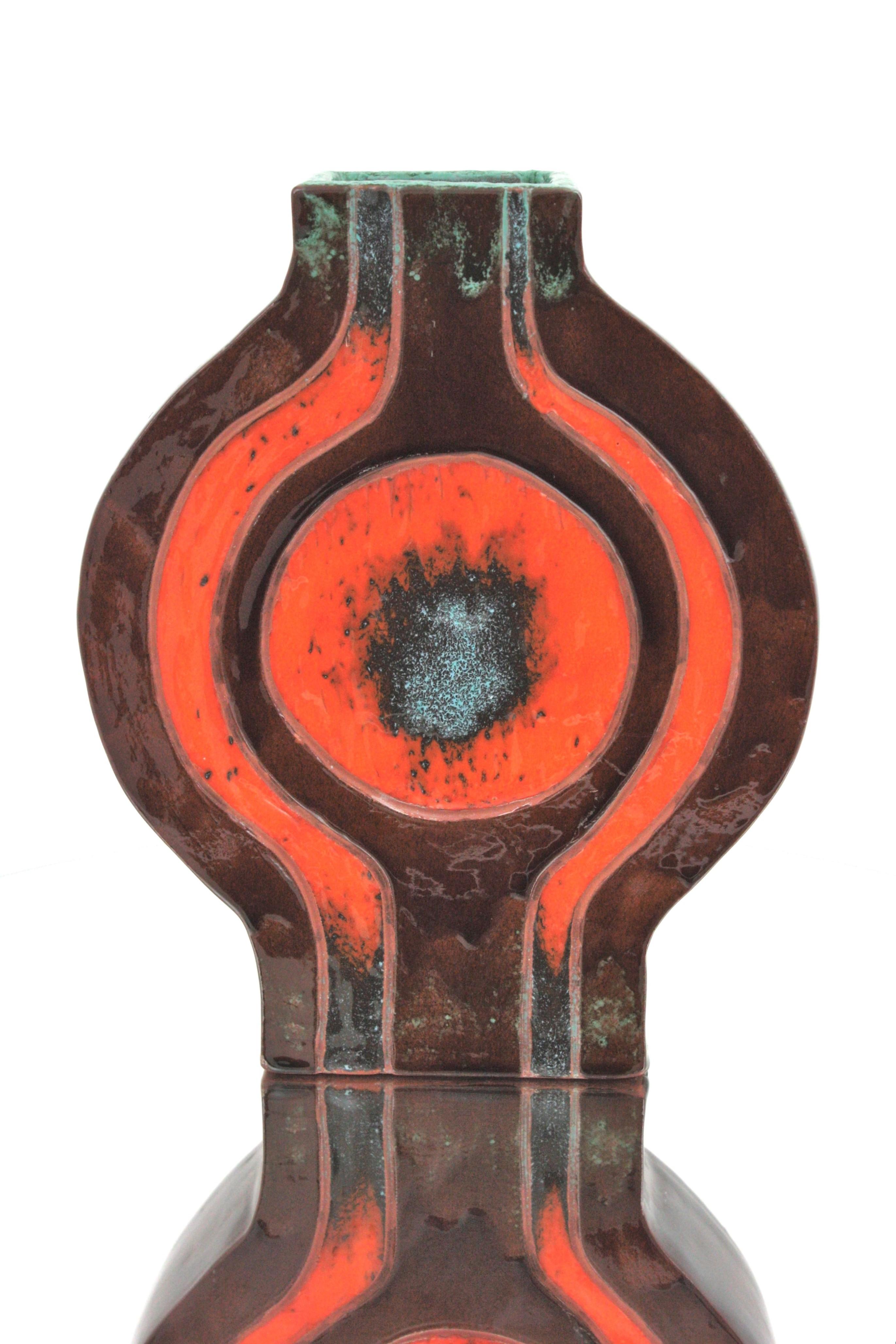 Mid-Century Modern Vase espagnol en céramique émaillée orange et Brown des années 1970 en vente