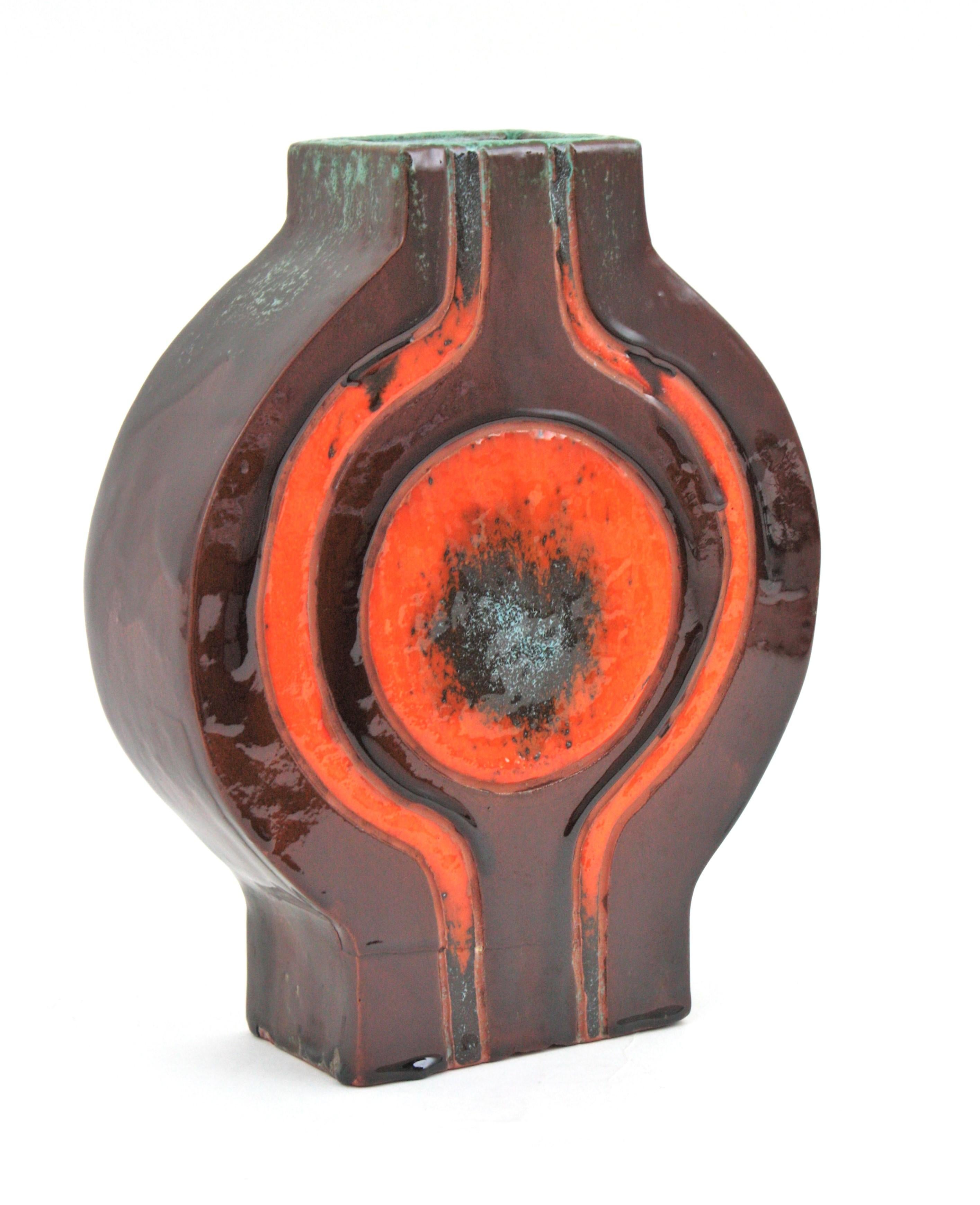 Vase espagnol en céramique émaillée orange et Brown des années 1970 en vente 1