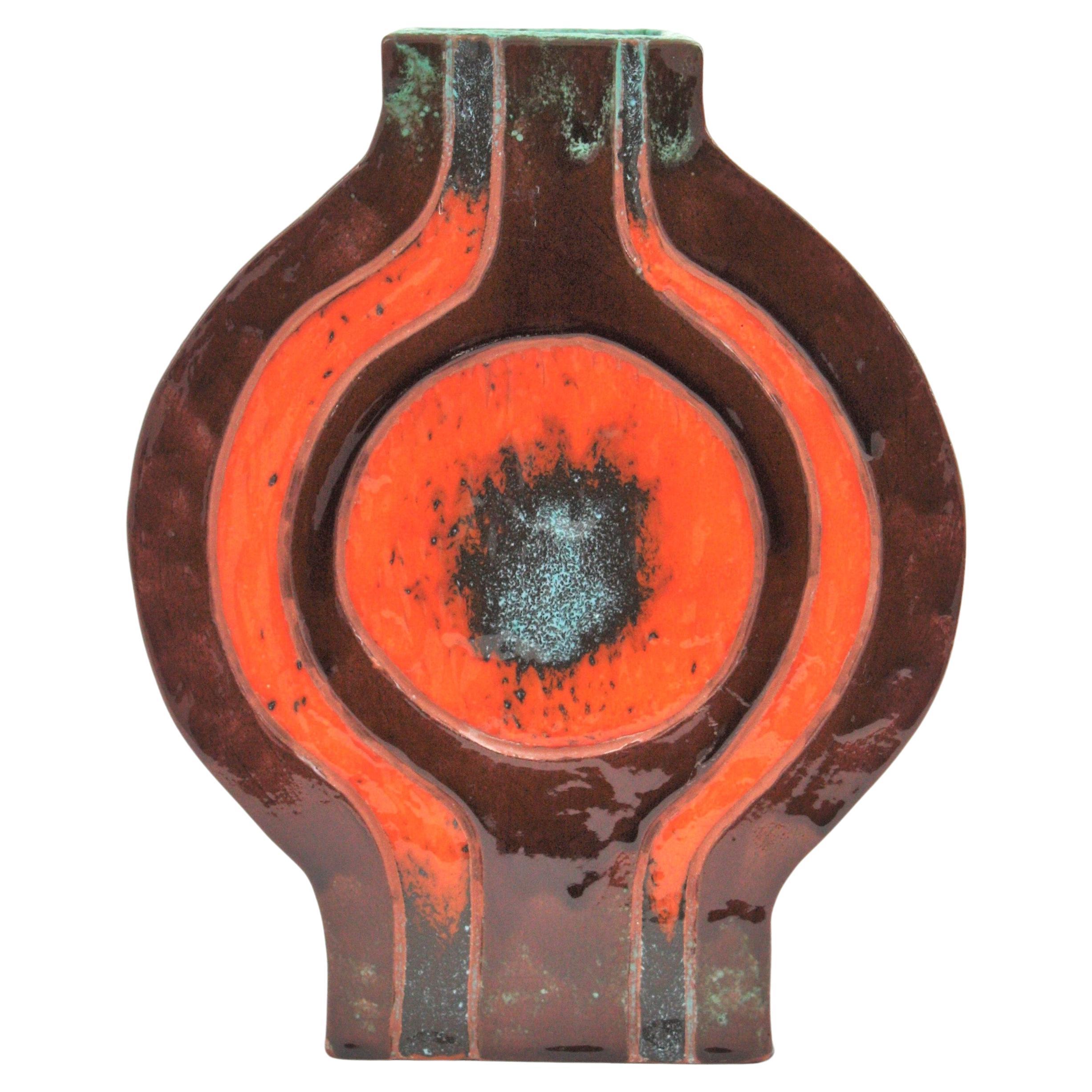 Vase espagnol en céramique émaillée orange et Brown des années 1970 en vente
