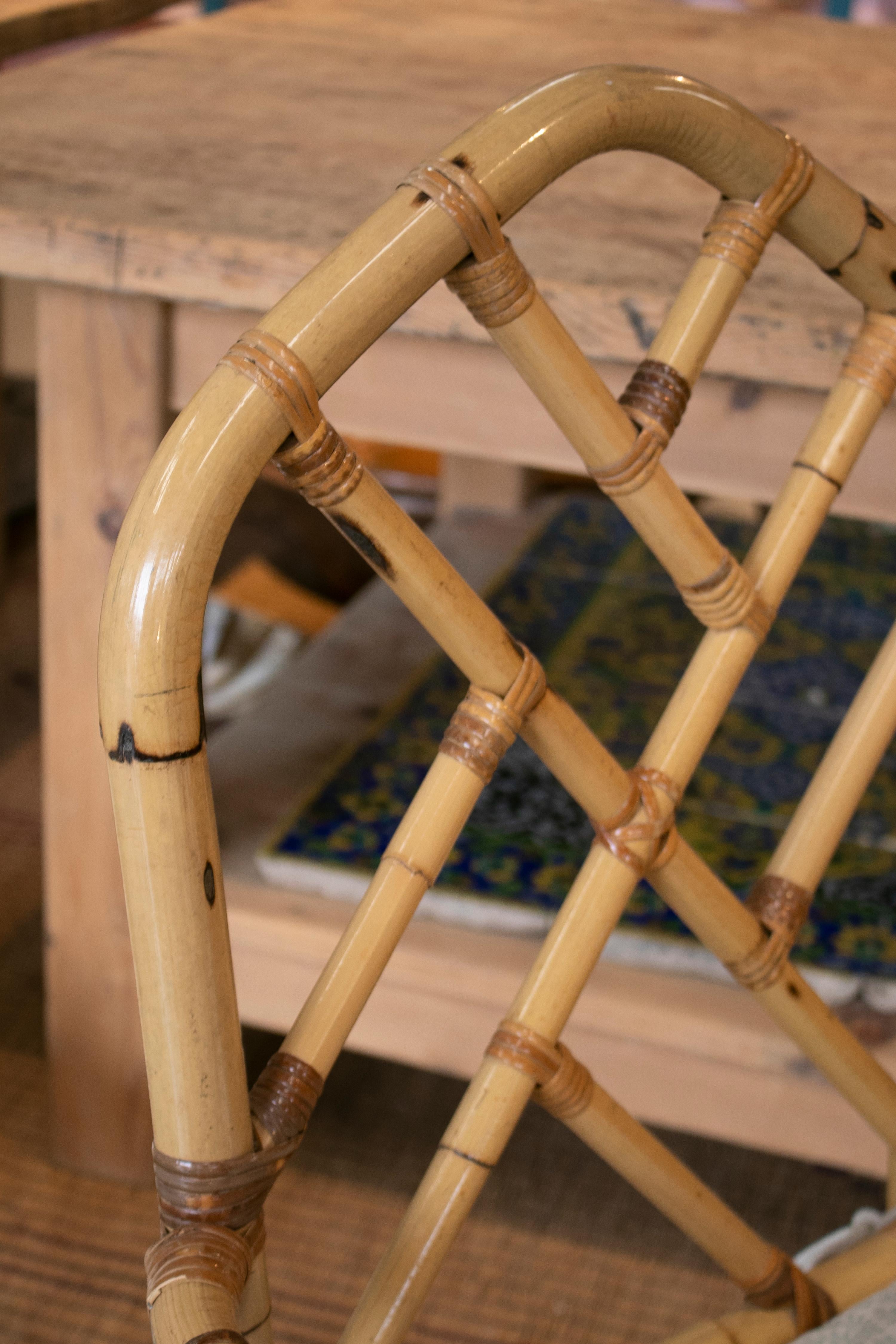 1970er Jahre Spanisch Paar Bambus-Stühle mit Sitzkissen im Angebot 13