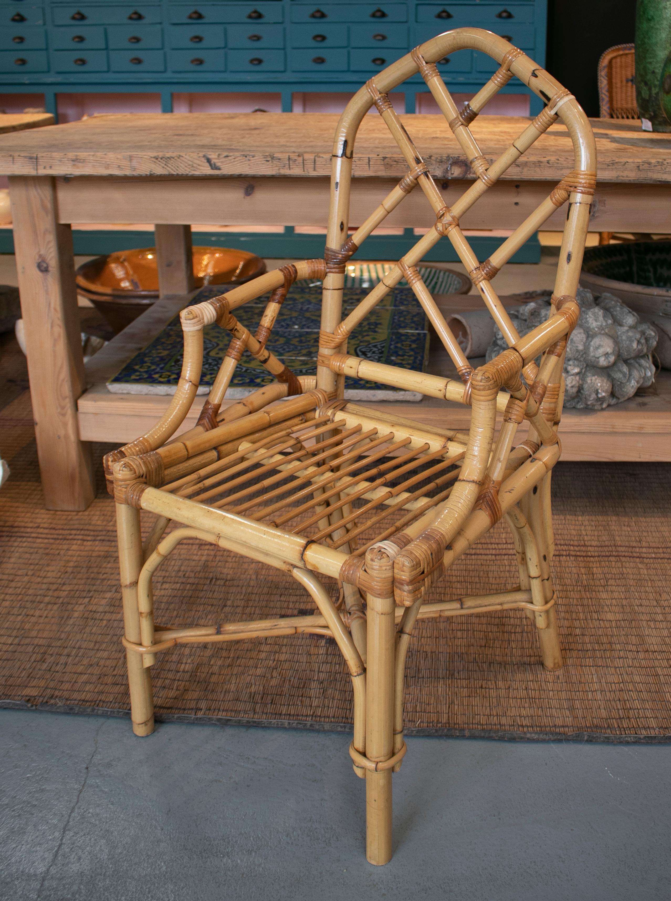 1970er Jahre Spanisch Paar Bambus-Stühle mit Sitzkissen (20. Jahrhundert) im Angebot