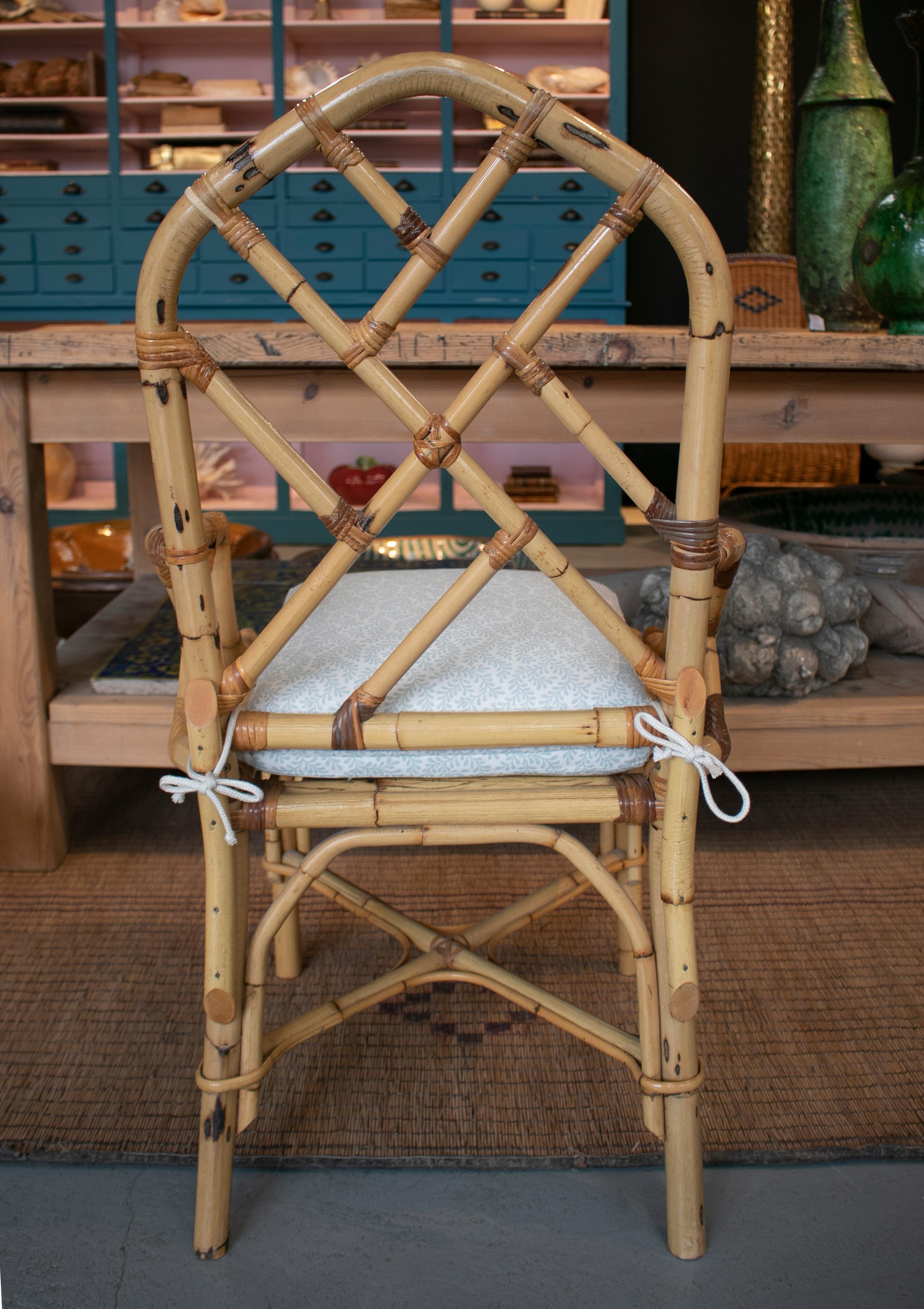 1970er Jahre Spanisch Paar Bambus-Stühle mit Sitzkissen im Angebot 4