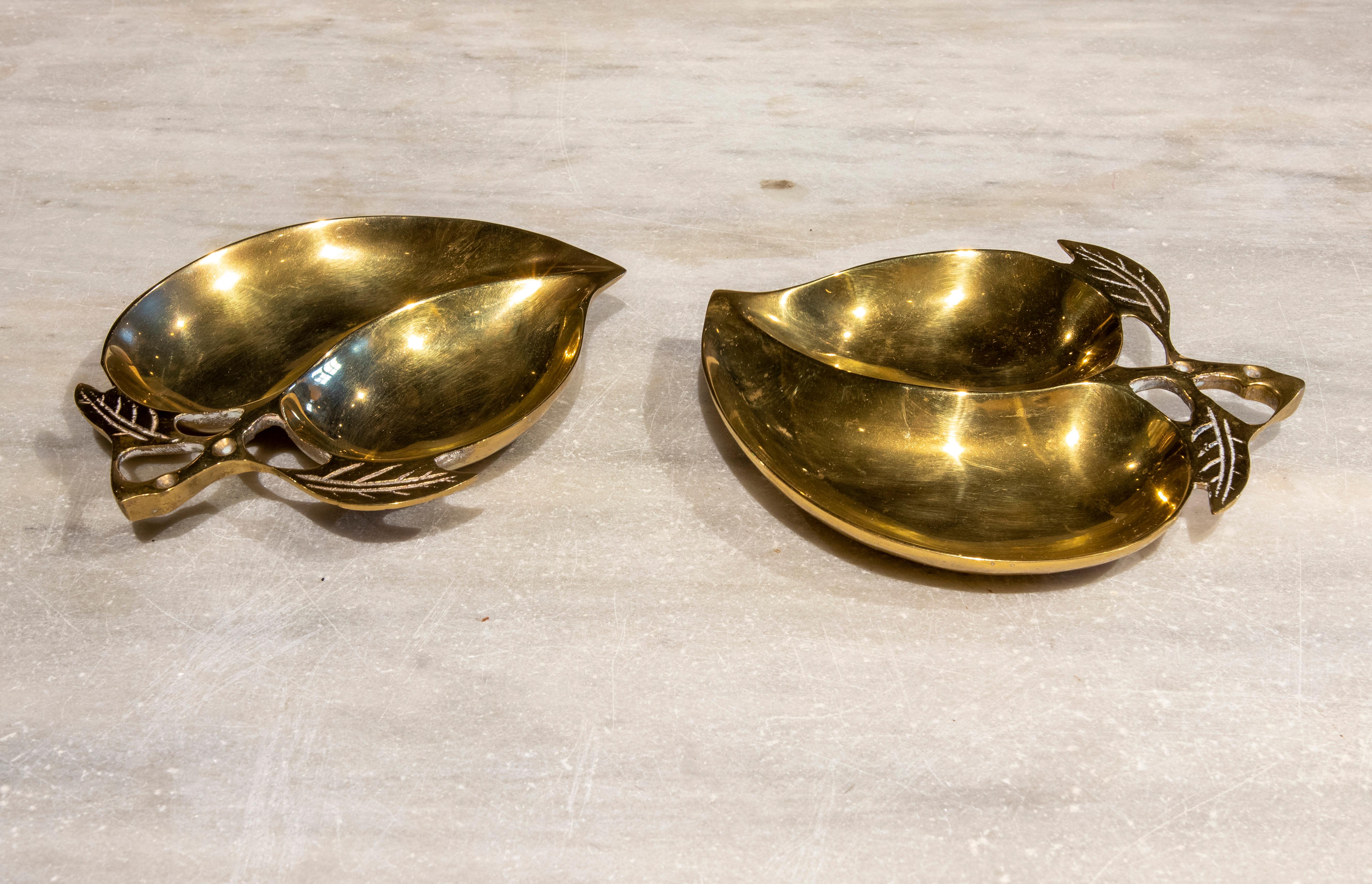 1970s Spanish  Pair of Bronze Apple-Shaped Ashtrays In Good Condition For Sale In Marbella, ES