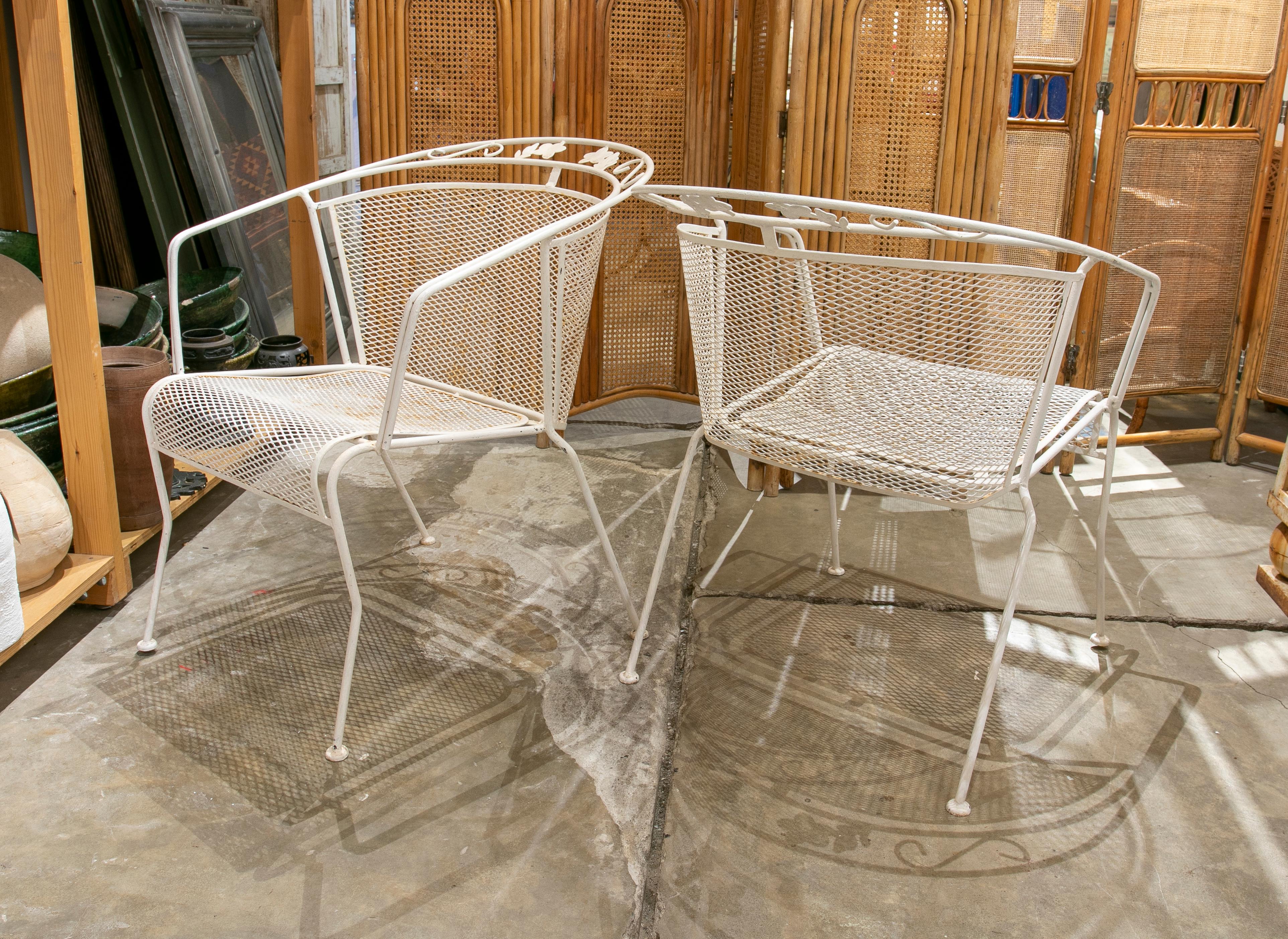 1970s Spanish Pair of Iron Garden Chairs in White Color For Sale 1
