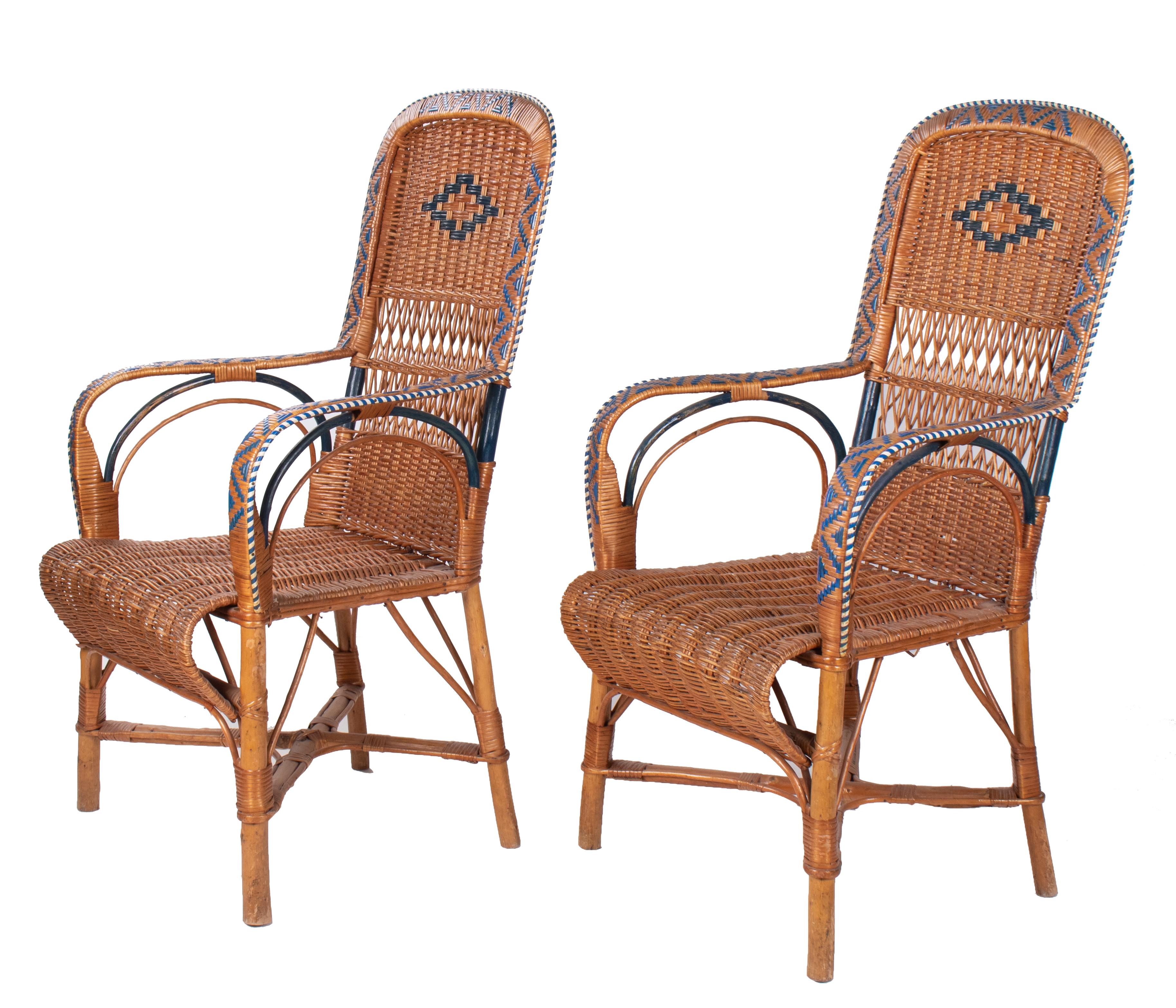 1970s Spanish Pair of Wicker and Wood Decorated Armchairs In Good Condition In Marbella, ES