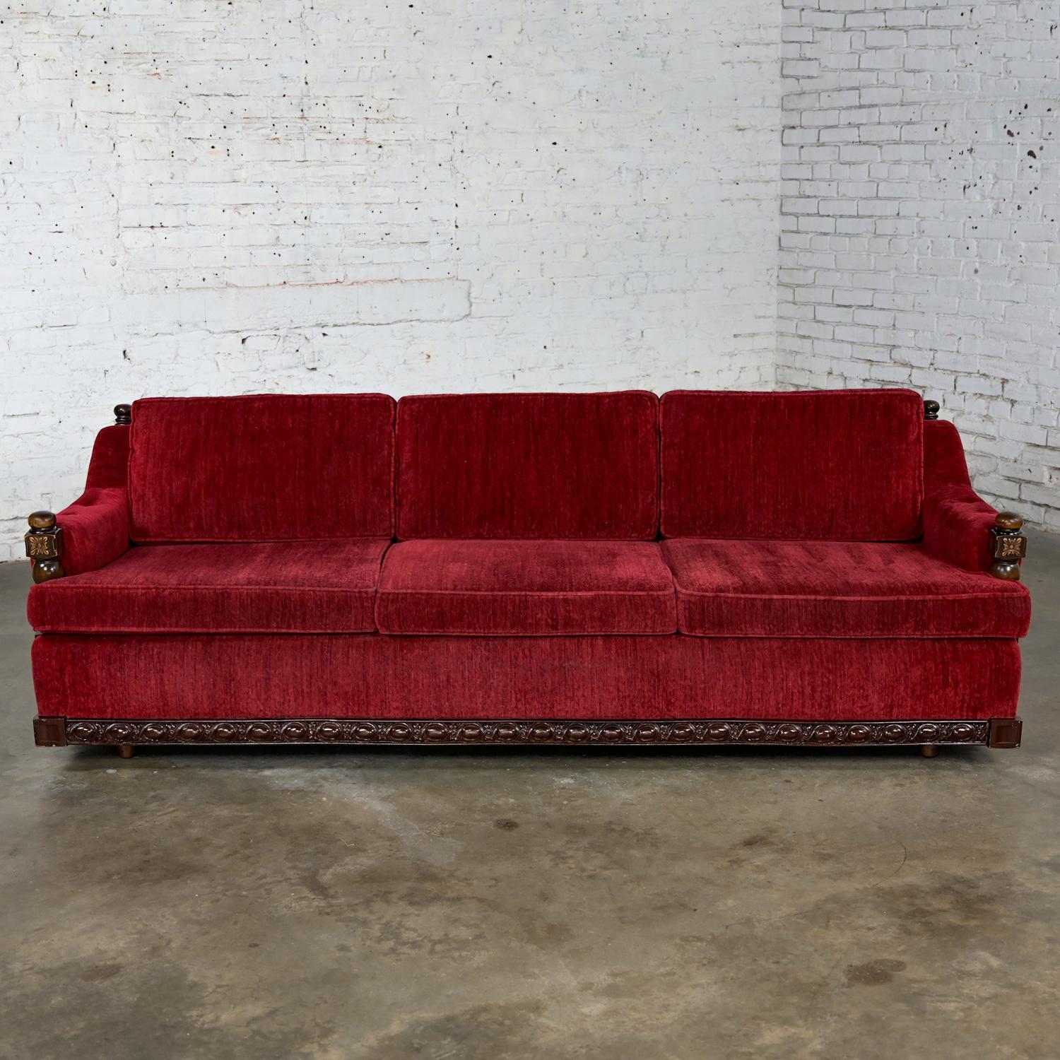 1970's Spanish Revival Rustic Red Chenille Sofa Stil Artes de Mexico Internls im Angebot 13