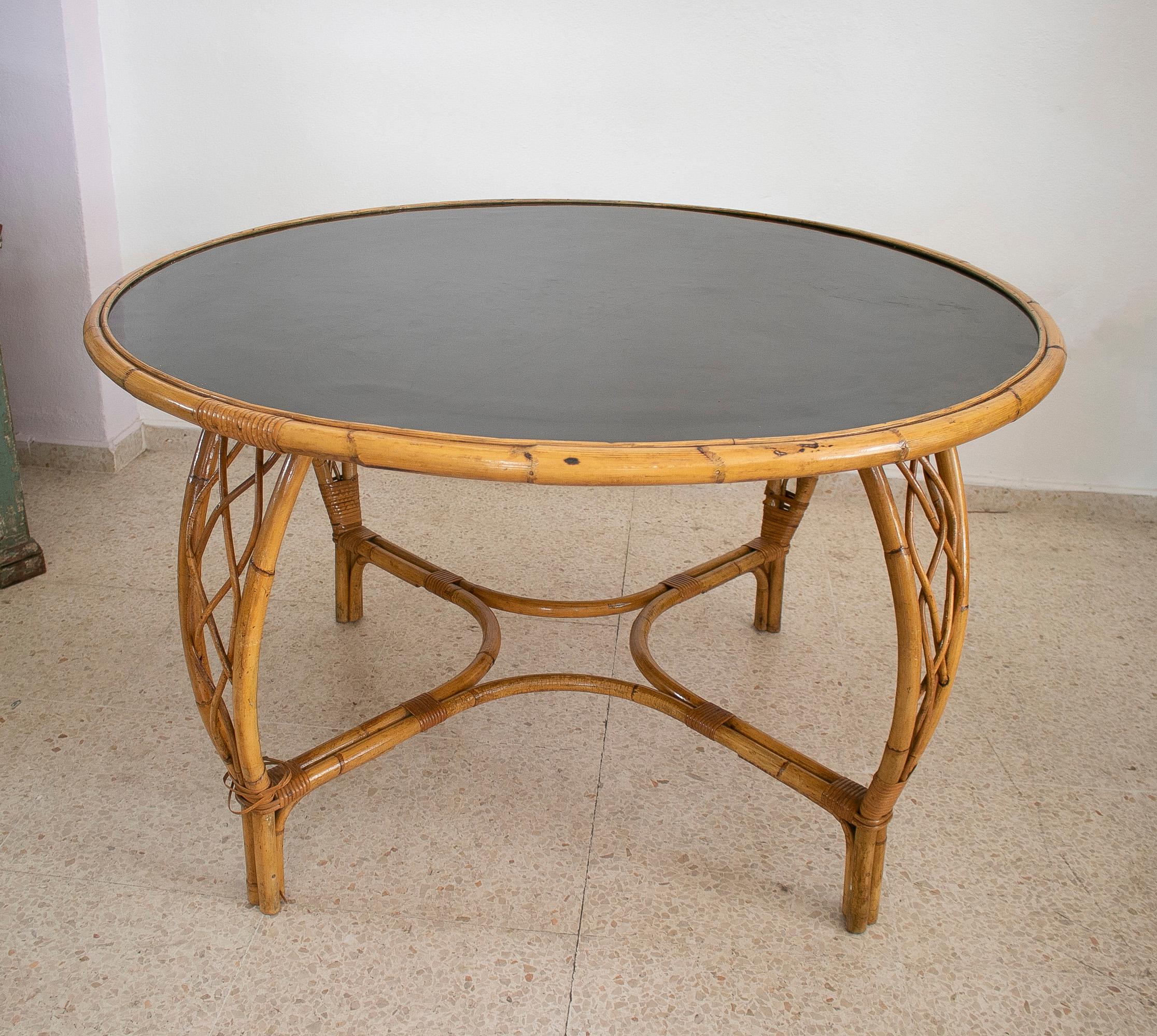 1970s Spanish Round Bamboo Table w/ Black Formica Top In Good Condition For Sale In Marbella, ES