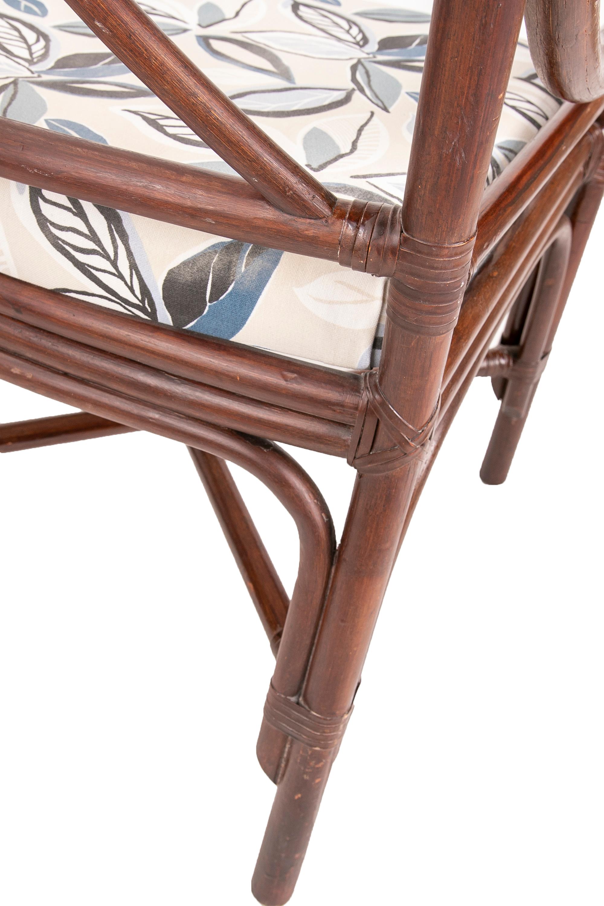 Jeu de six chaises en bambou espagnol des années 1970 en vente 2