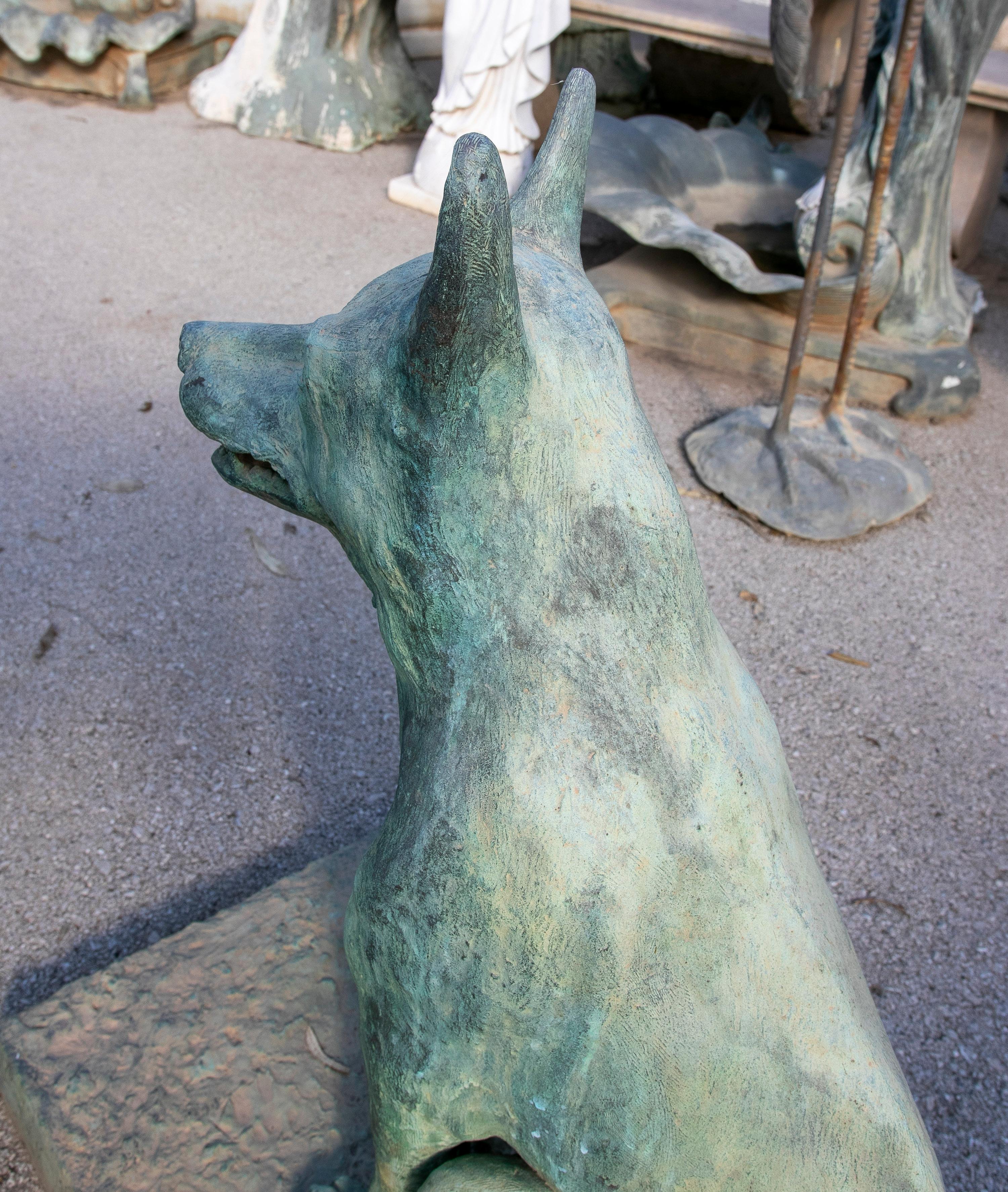 Sculpture de jardin espagnole en bronze grandeur nature avec chien, signée, années 1970 en vente 8
