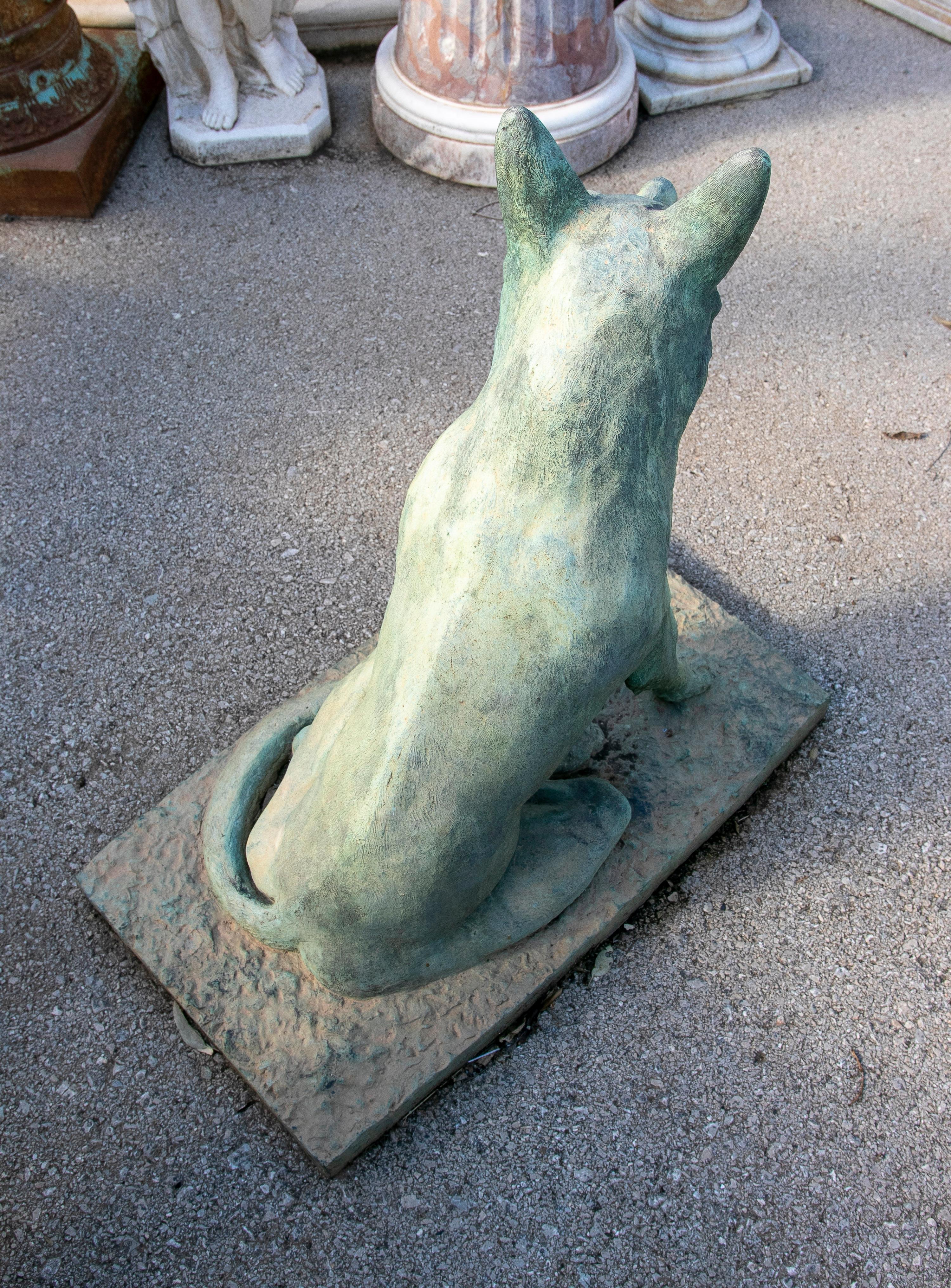 Sculpture de jardin espagnole en bronze grandeur nature avec chien, signée, années 1970 en vente 1