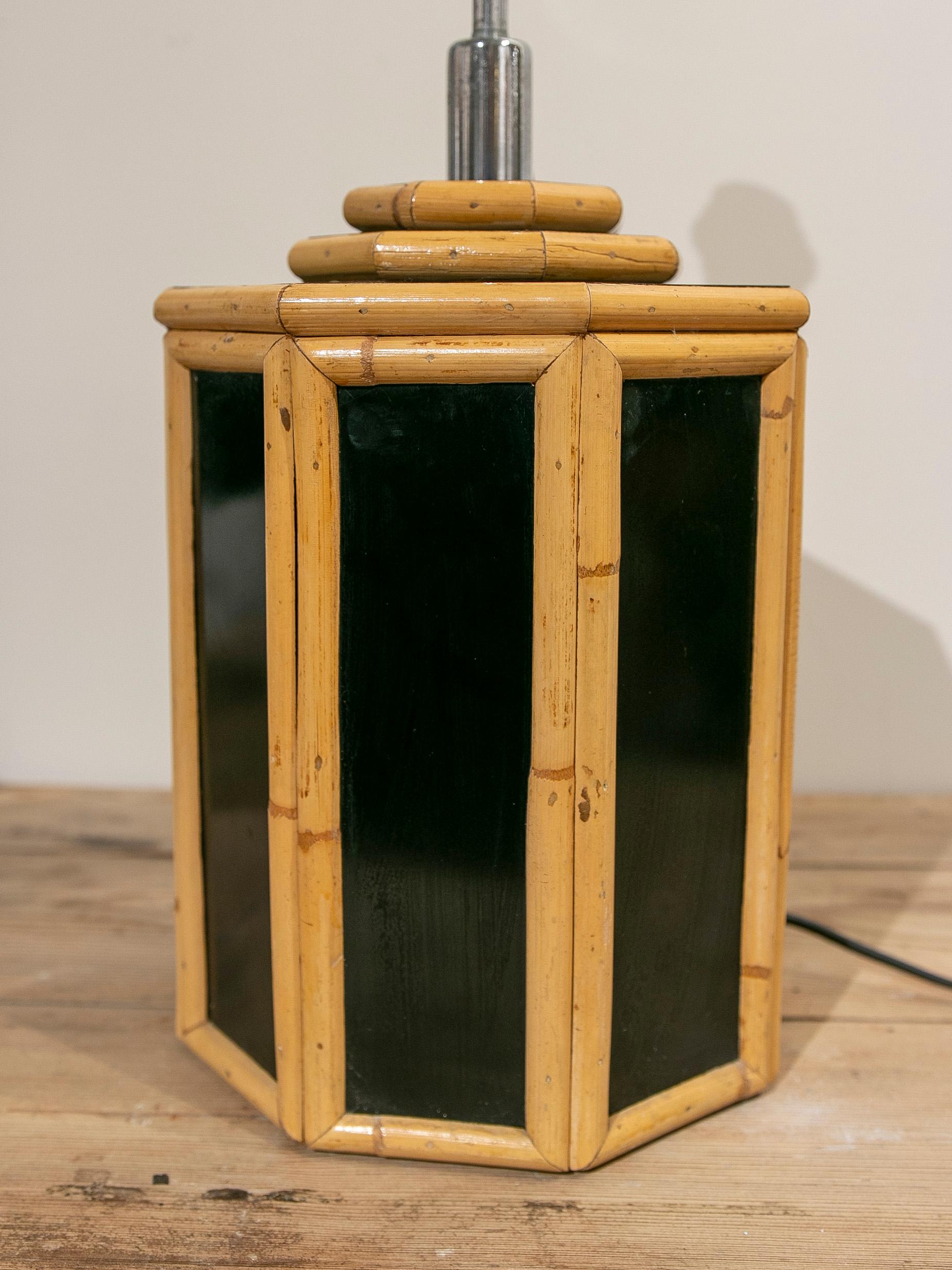 Lampe de table espagnole des années 1970 en formica et bambou  en vente 5