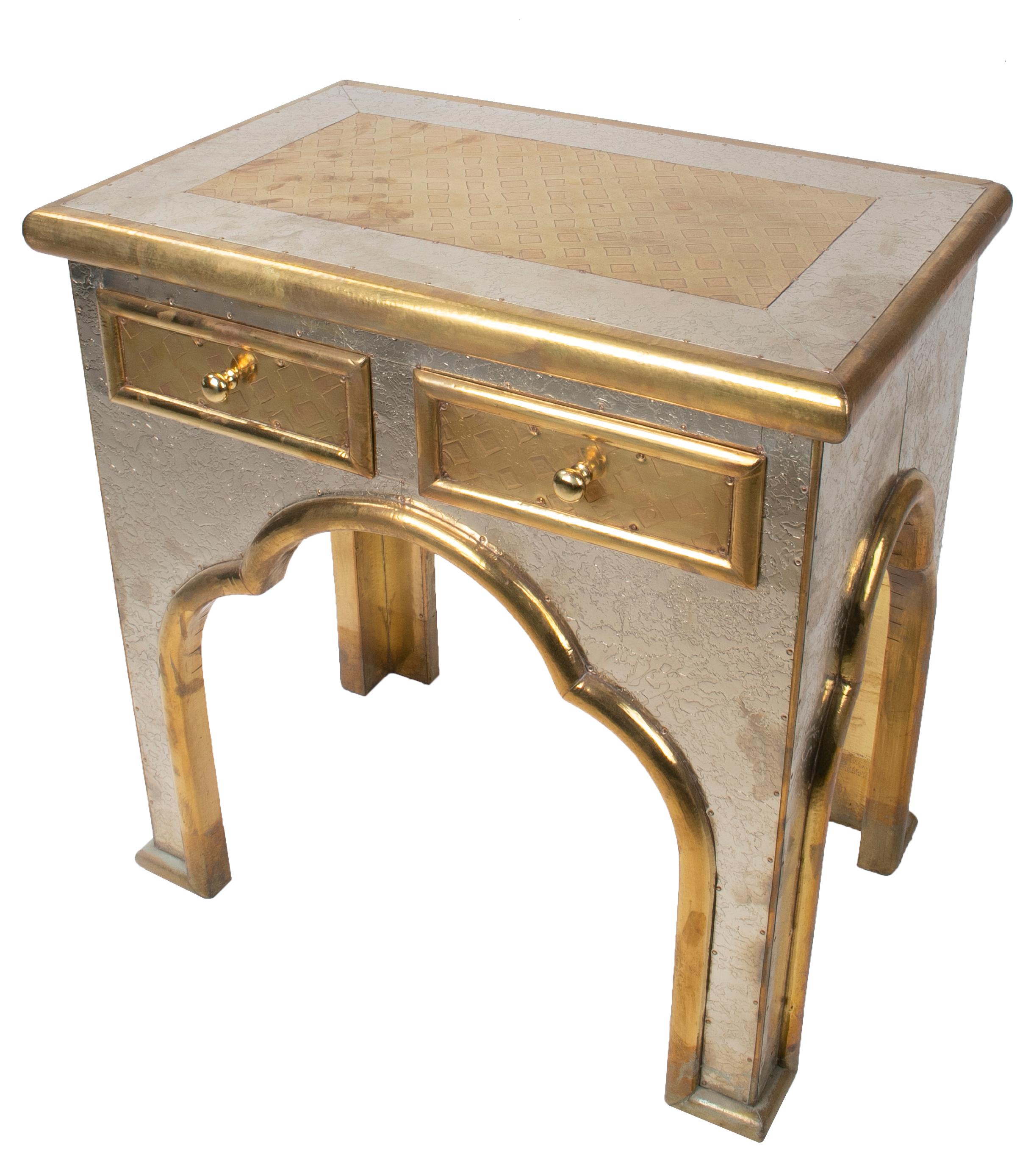 1970s Spanish Two-Drawer Two-Tone Bronze Plated Side Table In Good Condition For Sale In Marbella, ES