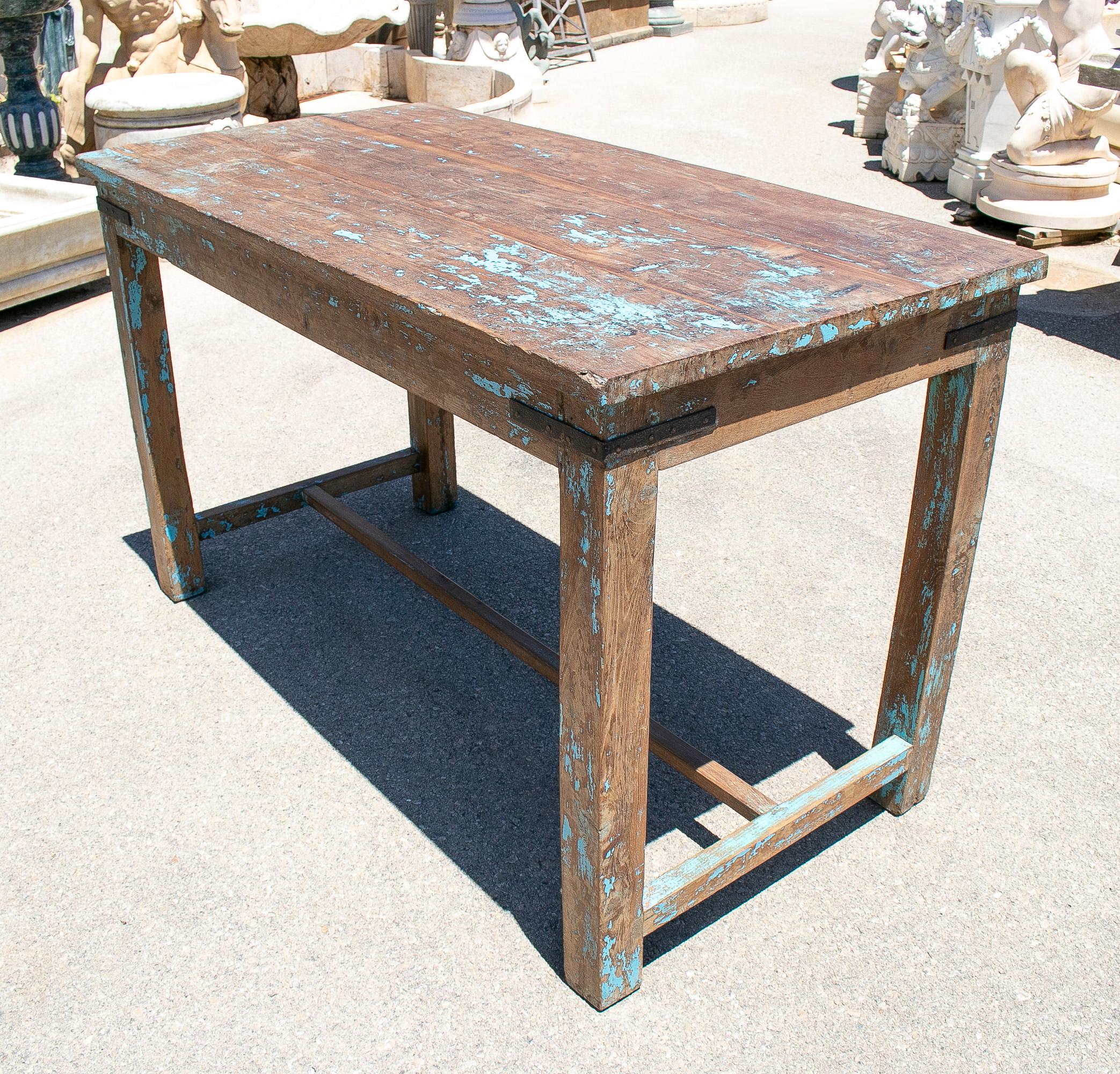 1970s Spanish Washed Wood Farmhouse Table w/ Crossbeam In Good Condition For Sale In Marbella, ES