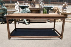 1970 Spanish Washed Wood Tailor's Working Table with Crossbeams Legs (Table de travail pour tailleur en bois lavé)