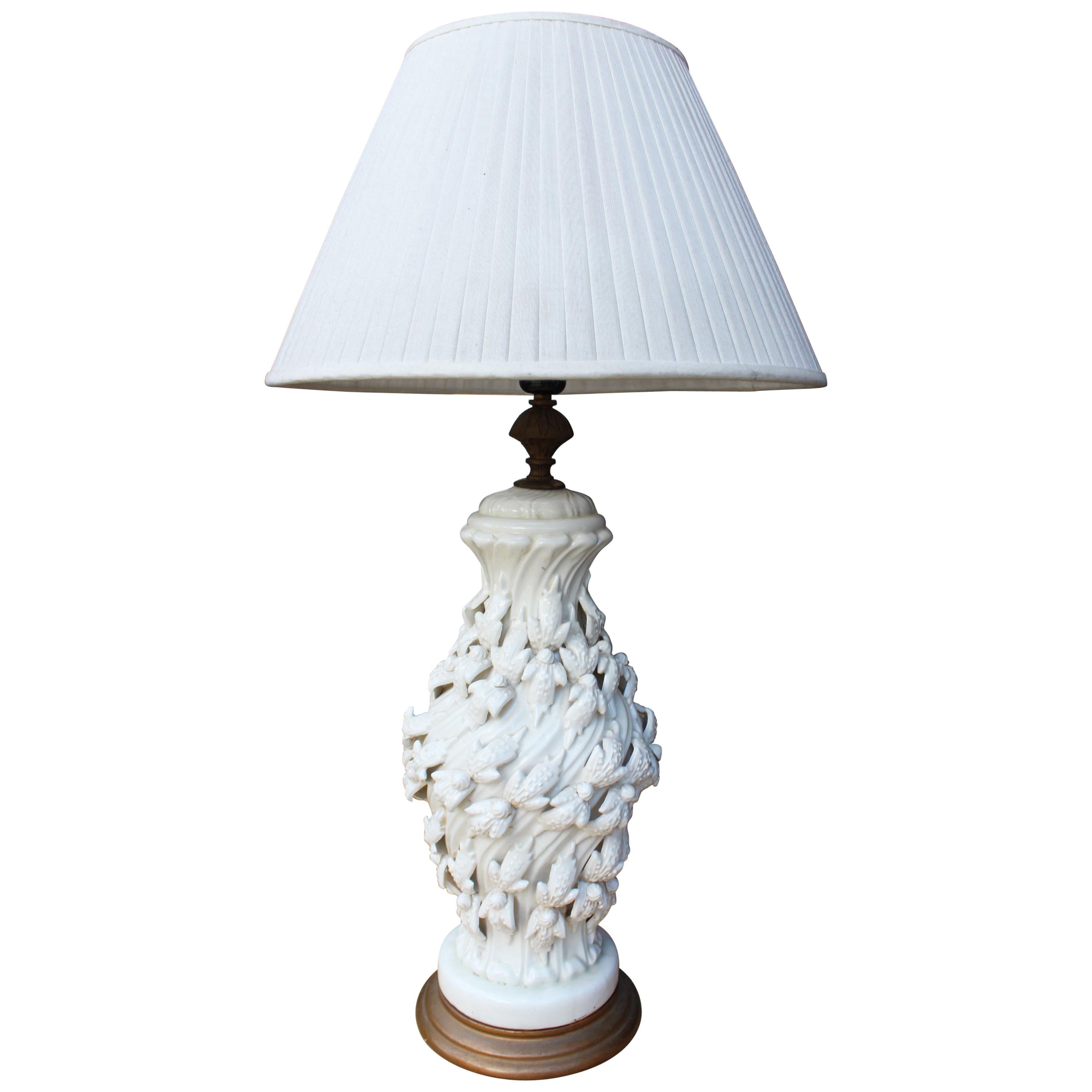 1970s Spanish White Glazed Manises Ceramic Table Lamp with Wooden Base