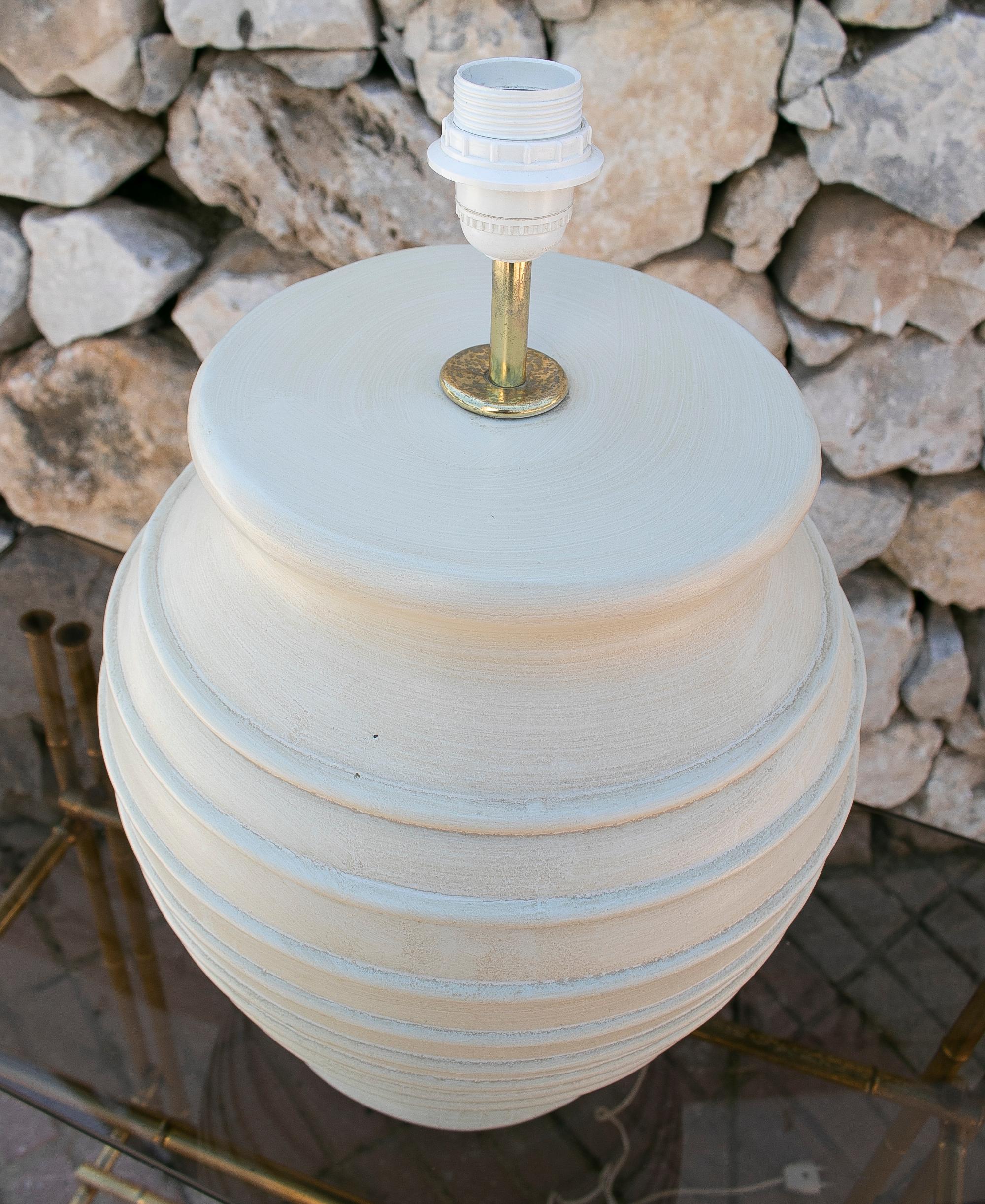 1970s Spanish White Terracotta Table Lamp In Good Condition In Marbella, ES