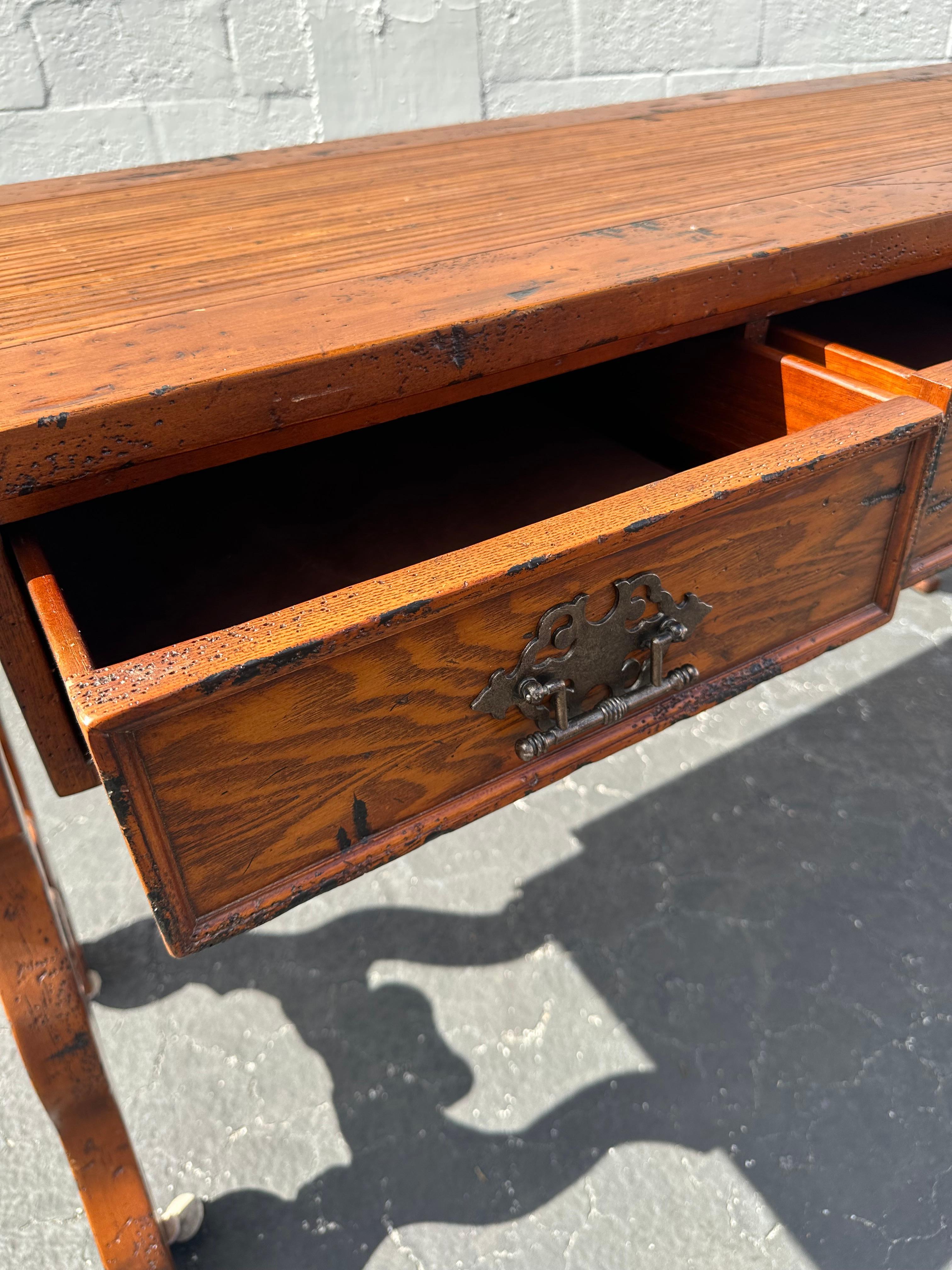 Tavolo consolle in stile brutalista in legno spagnolo degli anni '70 in vendita 9
