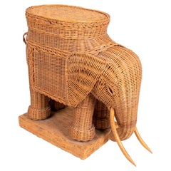 1970s Spanish Woven Wicker Elephant Pedestal Table Base (Base de table à piédestal en osier tressé)