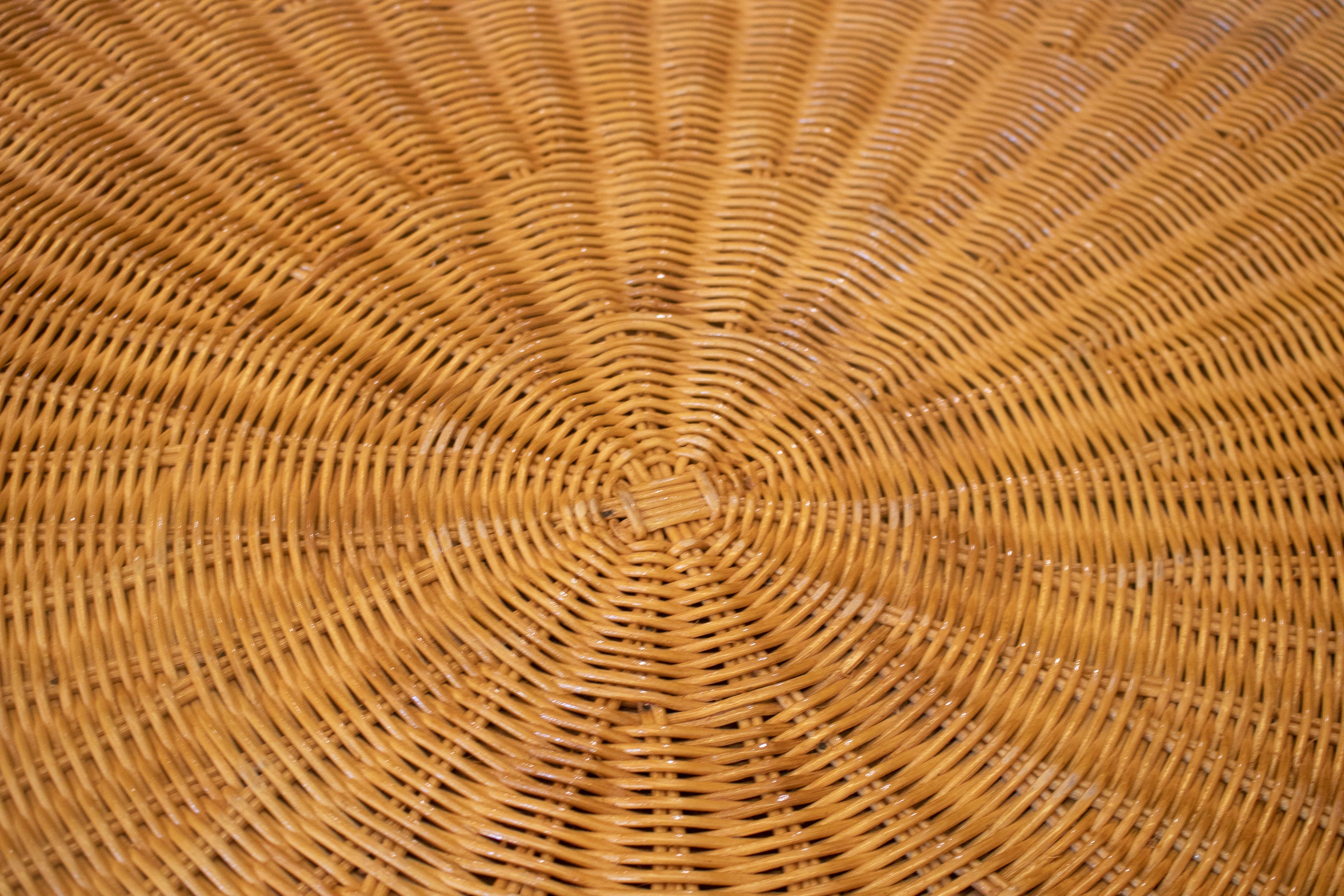 1970s Spanish Woven Wicker One Drawer Round Table 11