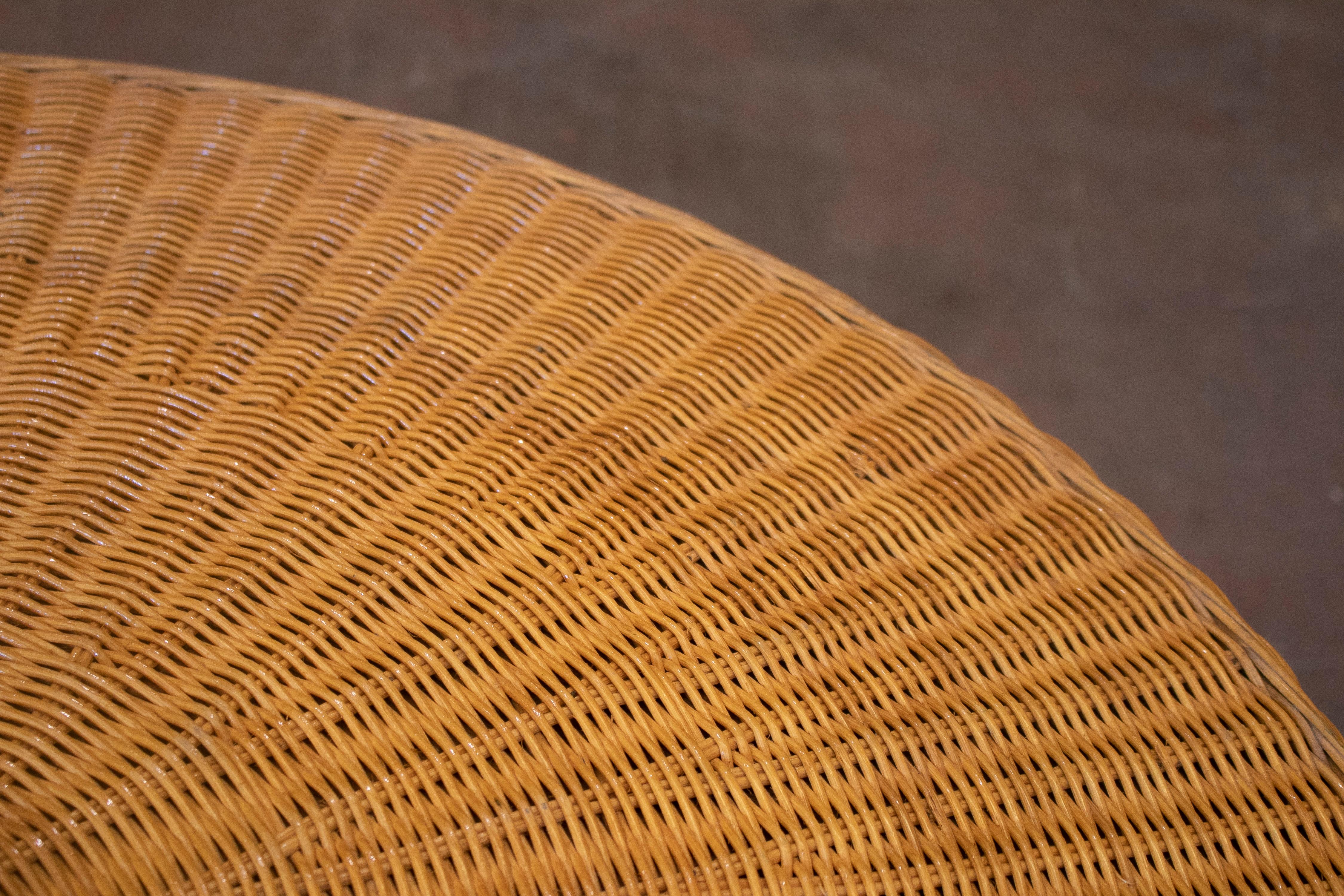 1970s Spanish Woven Wicker One Drawer Round Table 12