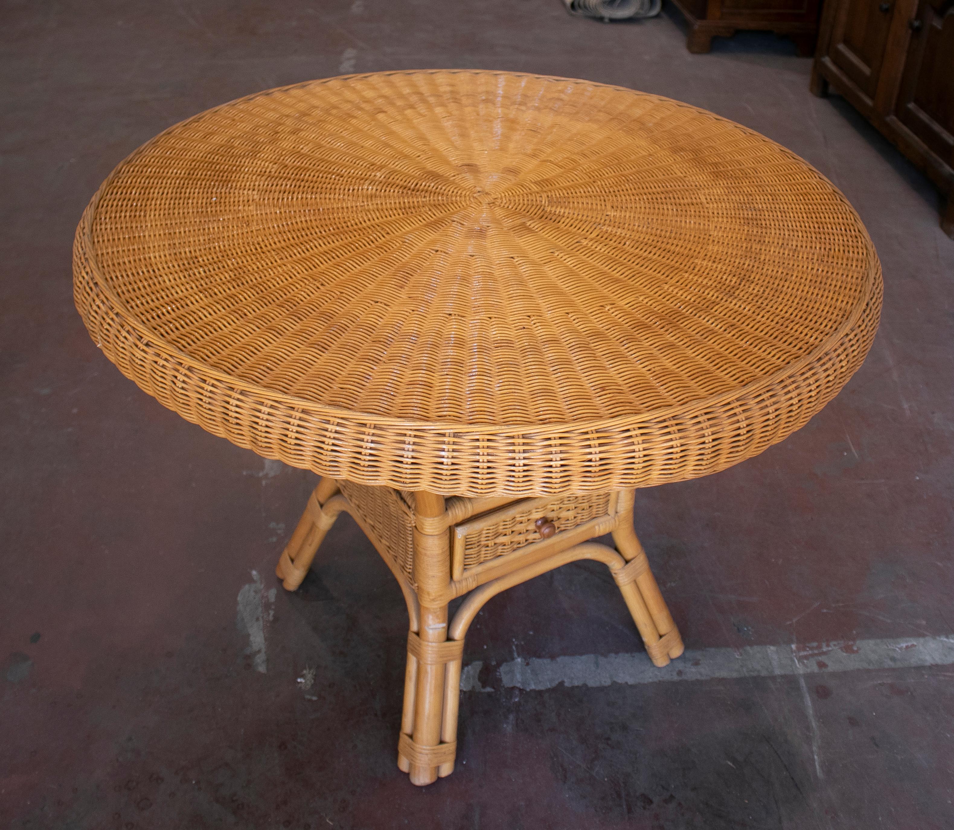 1970s Spanish Woven Wicker One Drawer Round Table 1