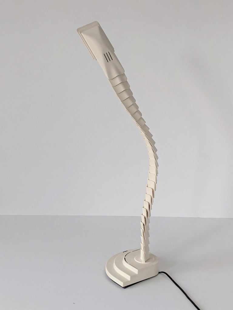 1970s Spine Shaped 'Proteo' Halogen Table Lamp, Italy For Sale 5