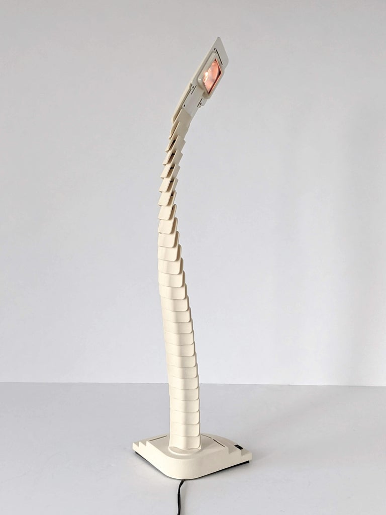 1970s Spine Shaped 'Proteo' Halogen Table Lamp, Italy For Sale 7