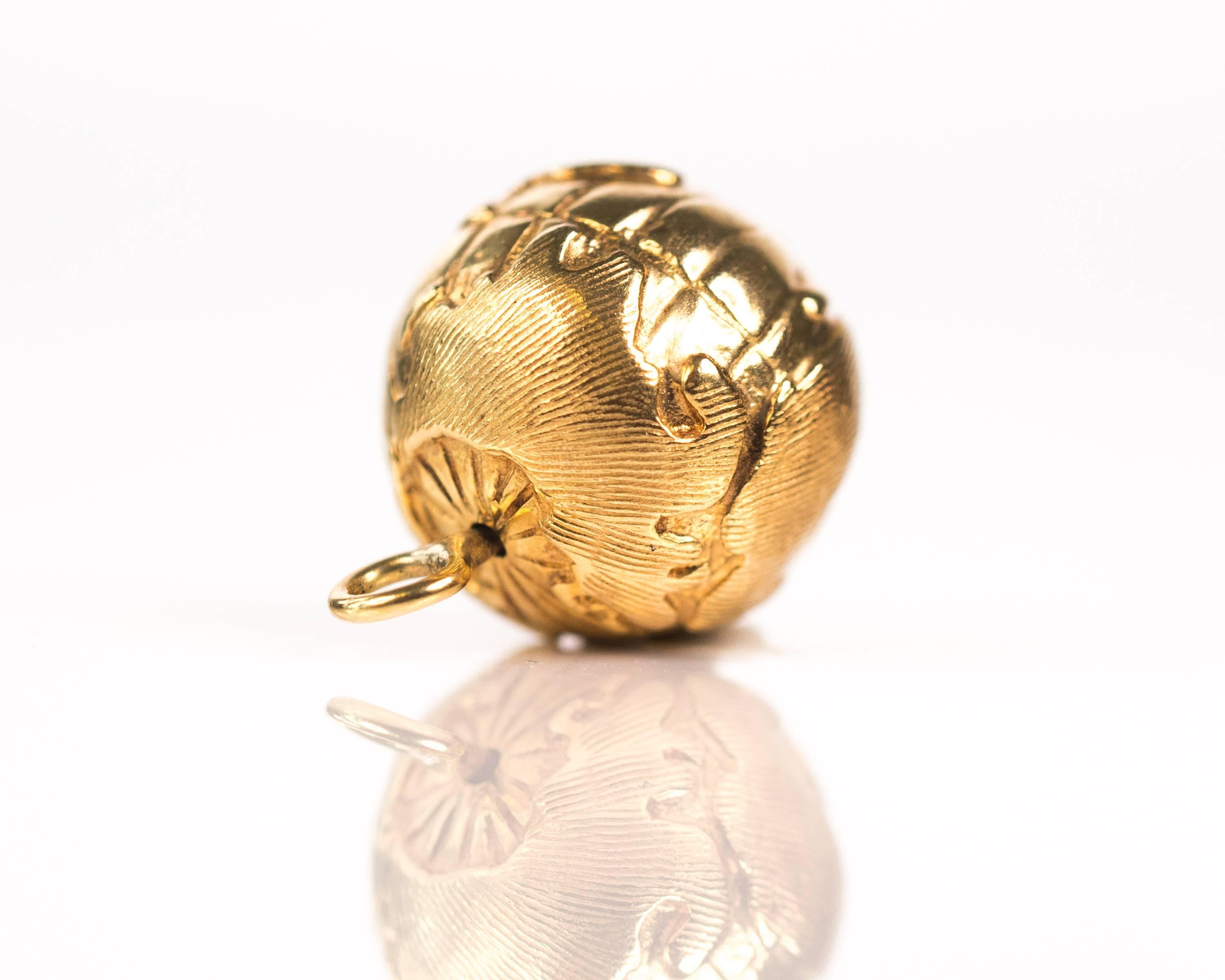 1970s Spinning Globe Charm Pendant, 14 Karat Yellow Gold 6