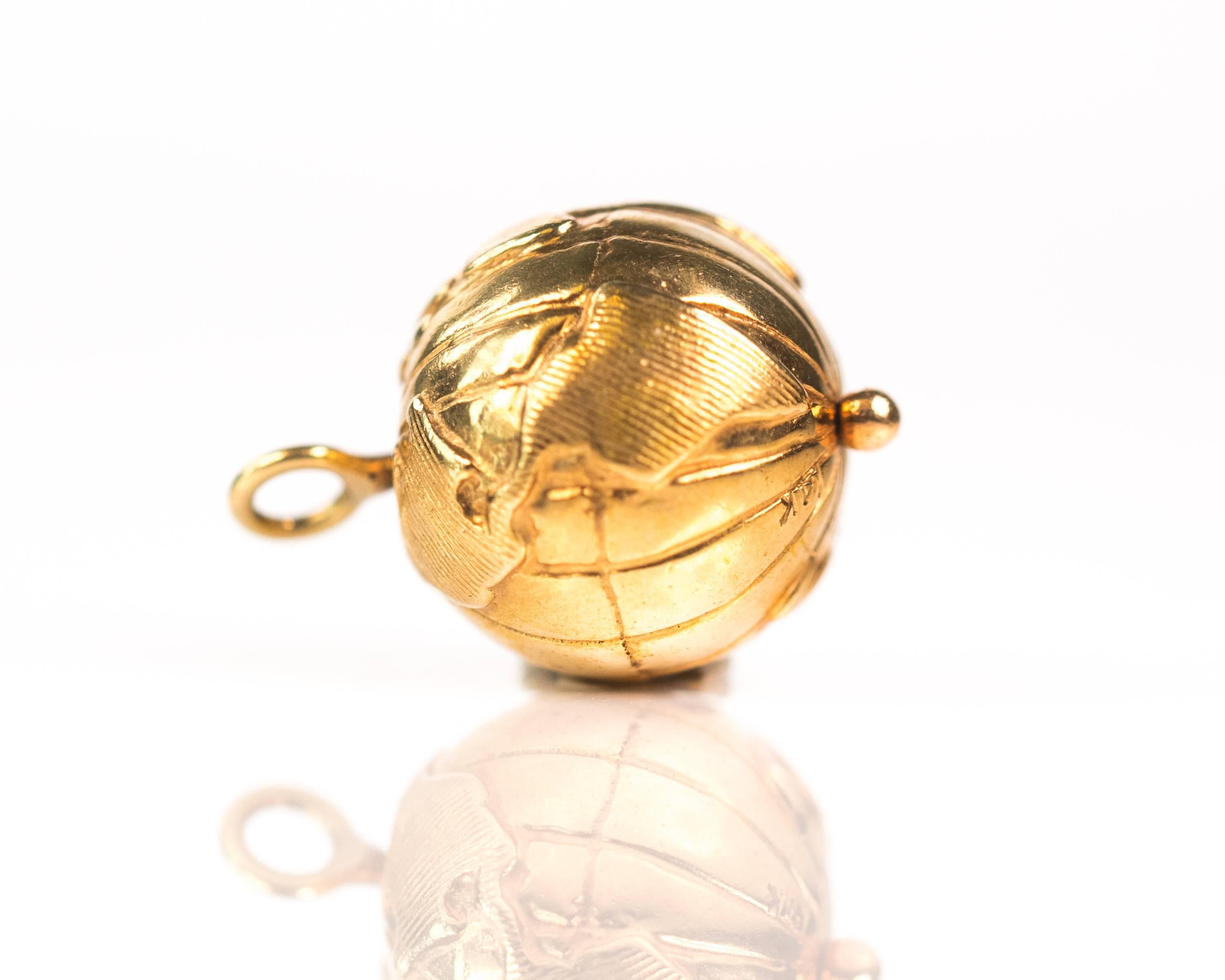 1970s Spinning Globe Charm Pendant, 14 Karat Yellow Gold 1