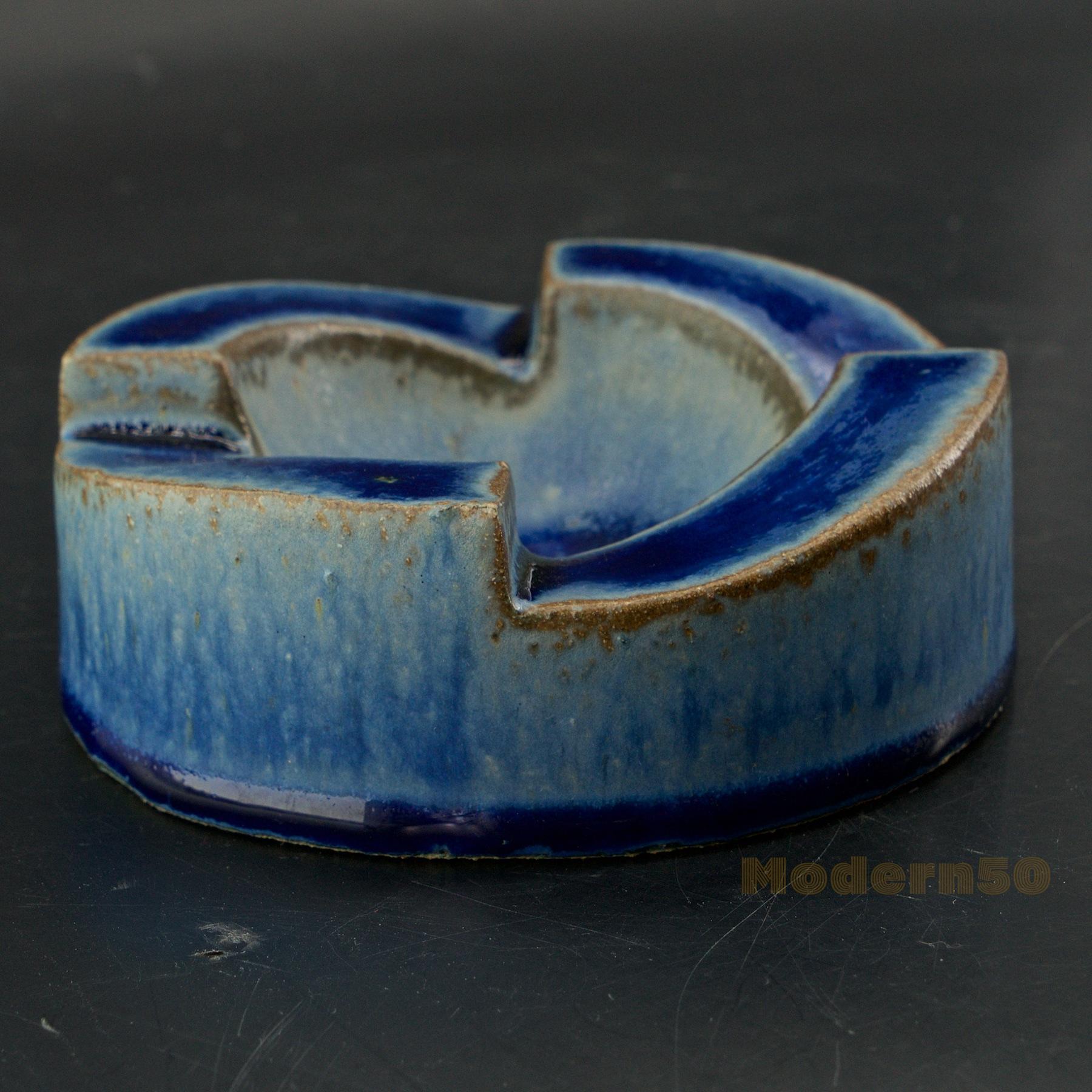 Glazed 1970s Spiral Geometric Stoneware Blue Dish Bowl Architectural Cabinmodern For Sale