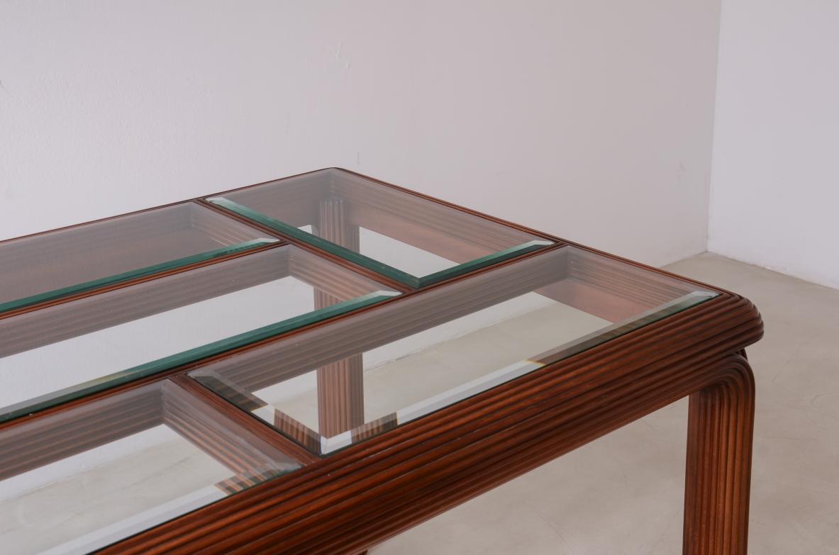 Años 70 Espléndida mesa de madera curvada con tablero de mosaico de cristal tallado. en venta 1