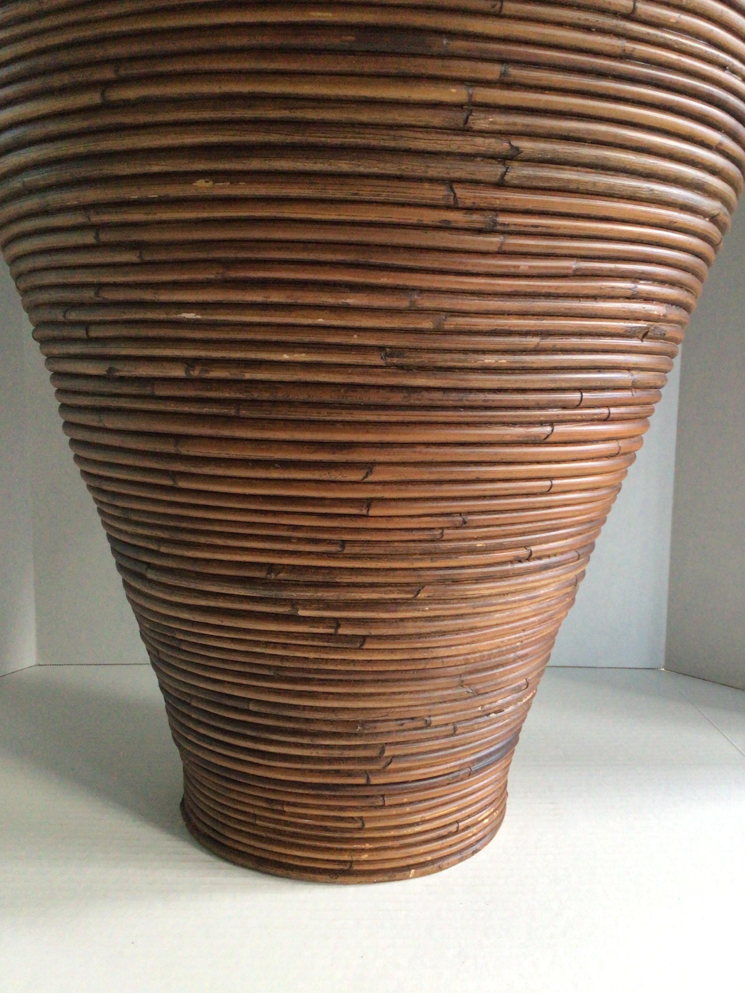 Fine XX secolo Vaso o portaombrelli in canna a spacco degli anni '70 in vendita