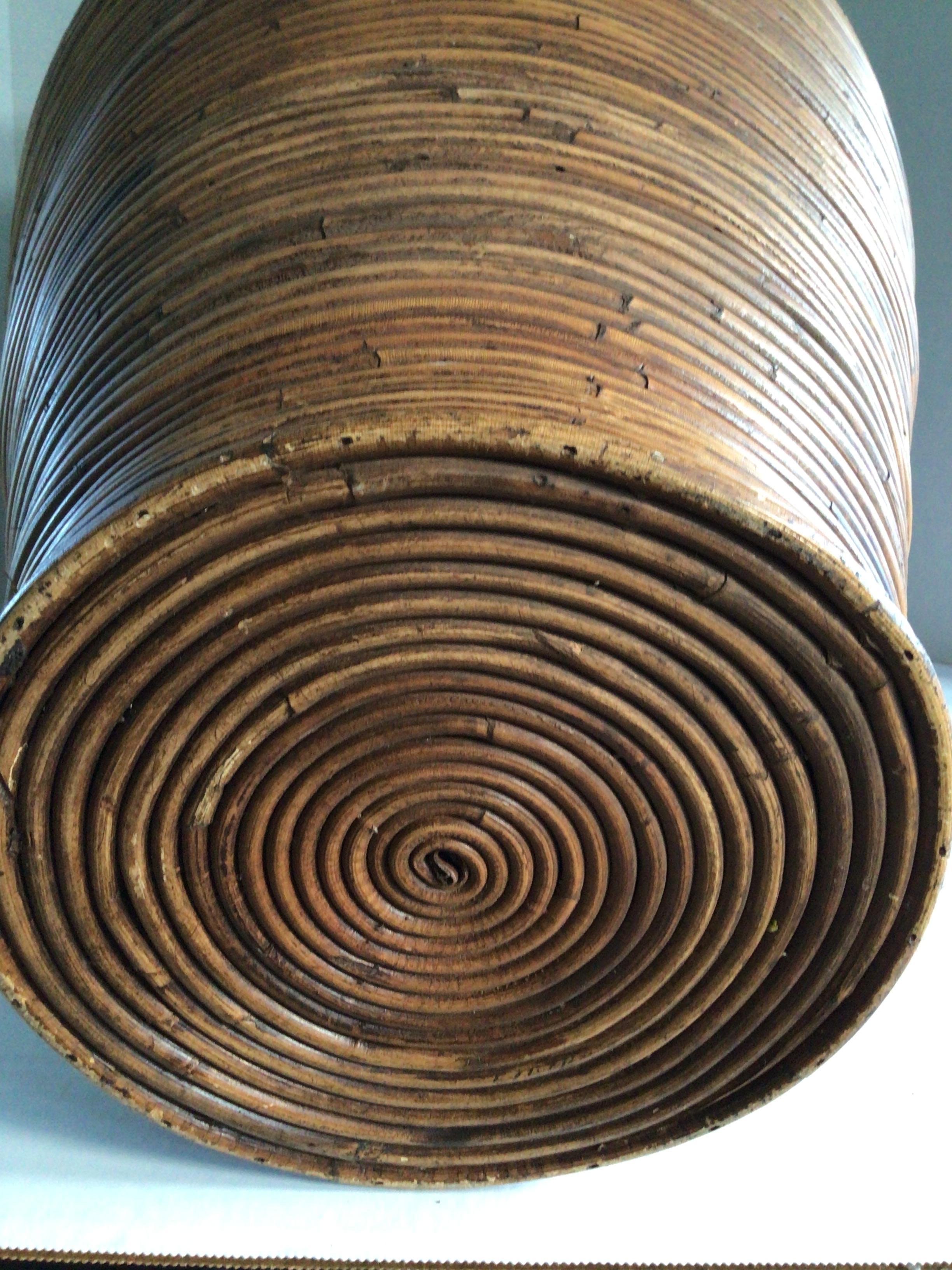 Vaso o portaombrelli in canna a spacco degli anni '70 in vendita 1